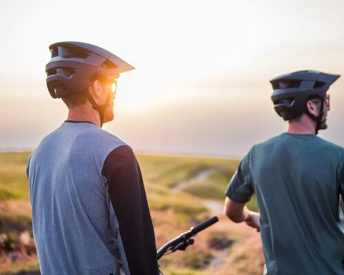 Guide : comment bien choisir son casque de VTT ?