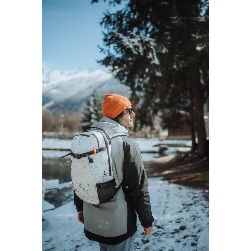 Rugzak voor freeride/allmountain skiën en snowboarden 100 wit/zwart 23 liter