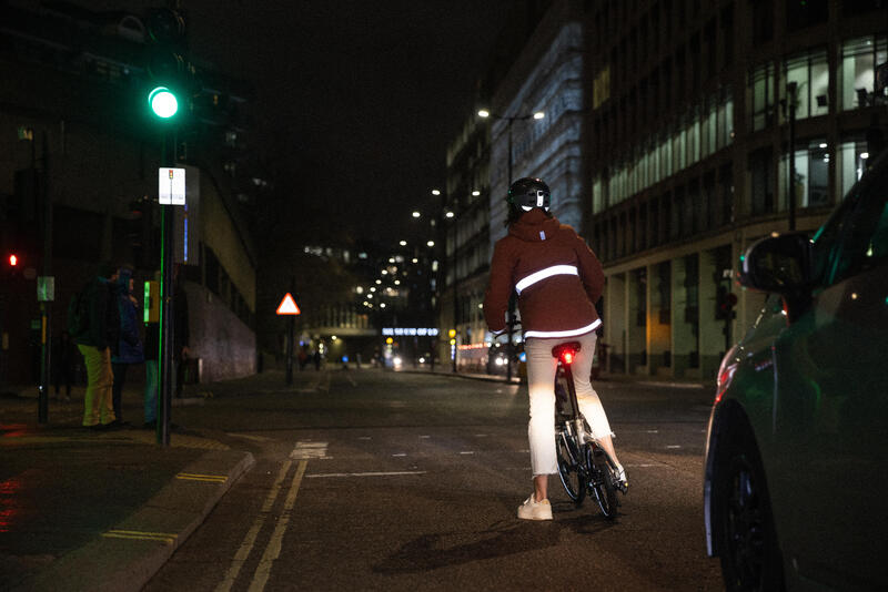 Jak włączyć oświetlenie w rowerze elektrycznym? 
