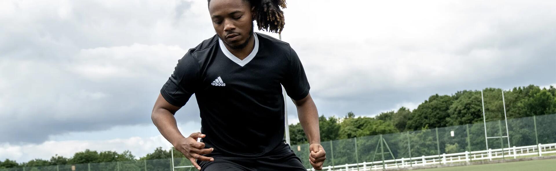 Adidas voetbalshirts voor spelers en fans