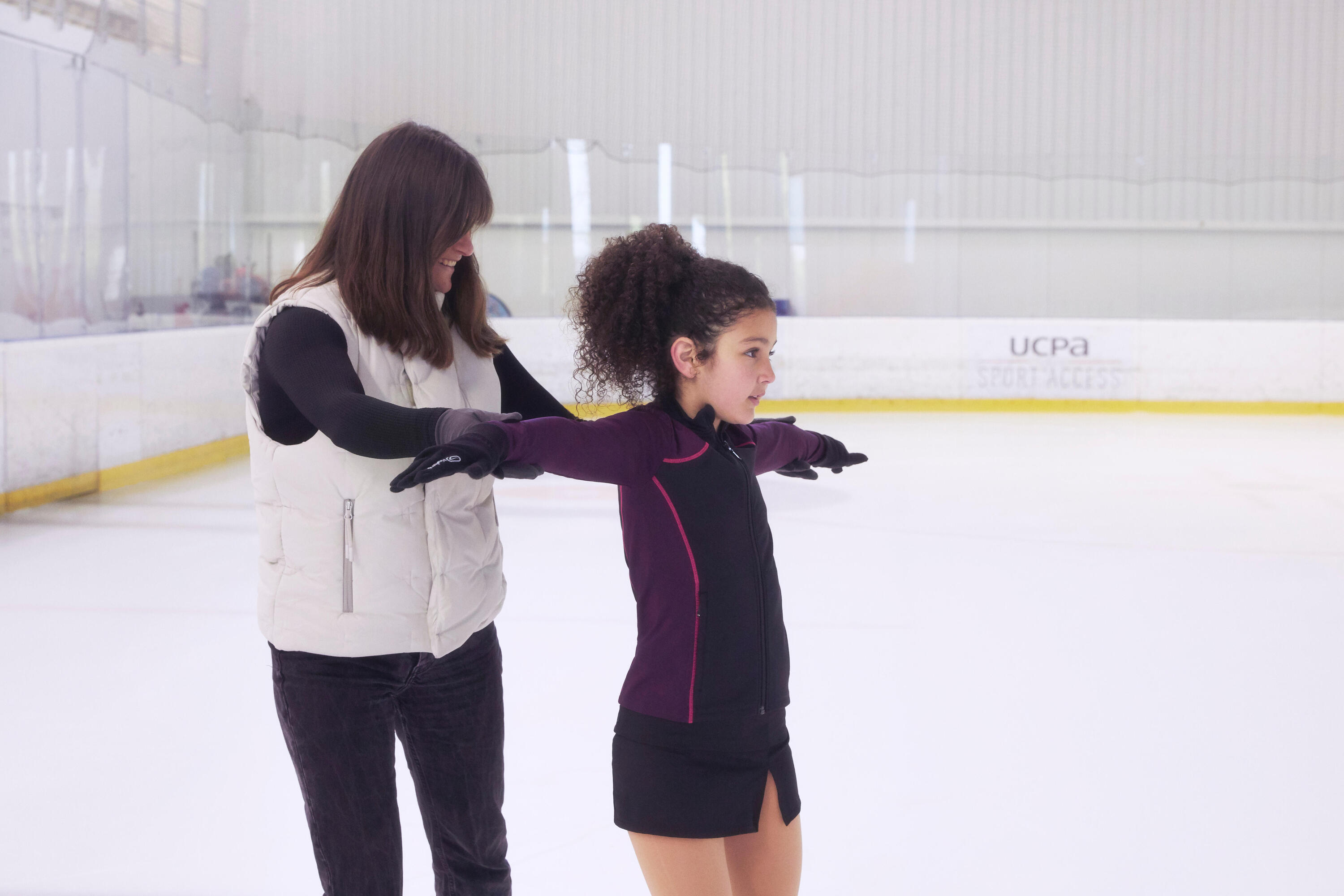 Röckchen Eiskunstlauf Junior schwarz 10/15