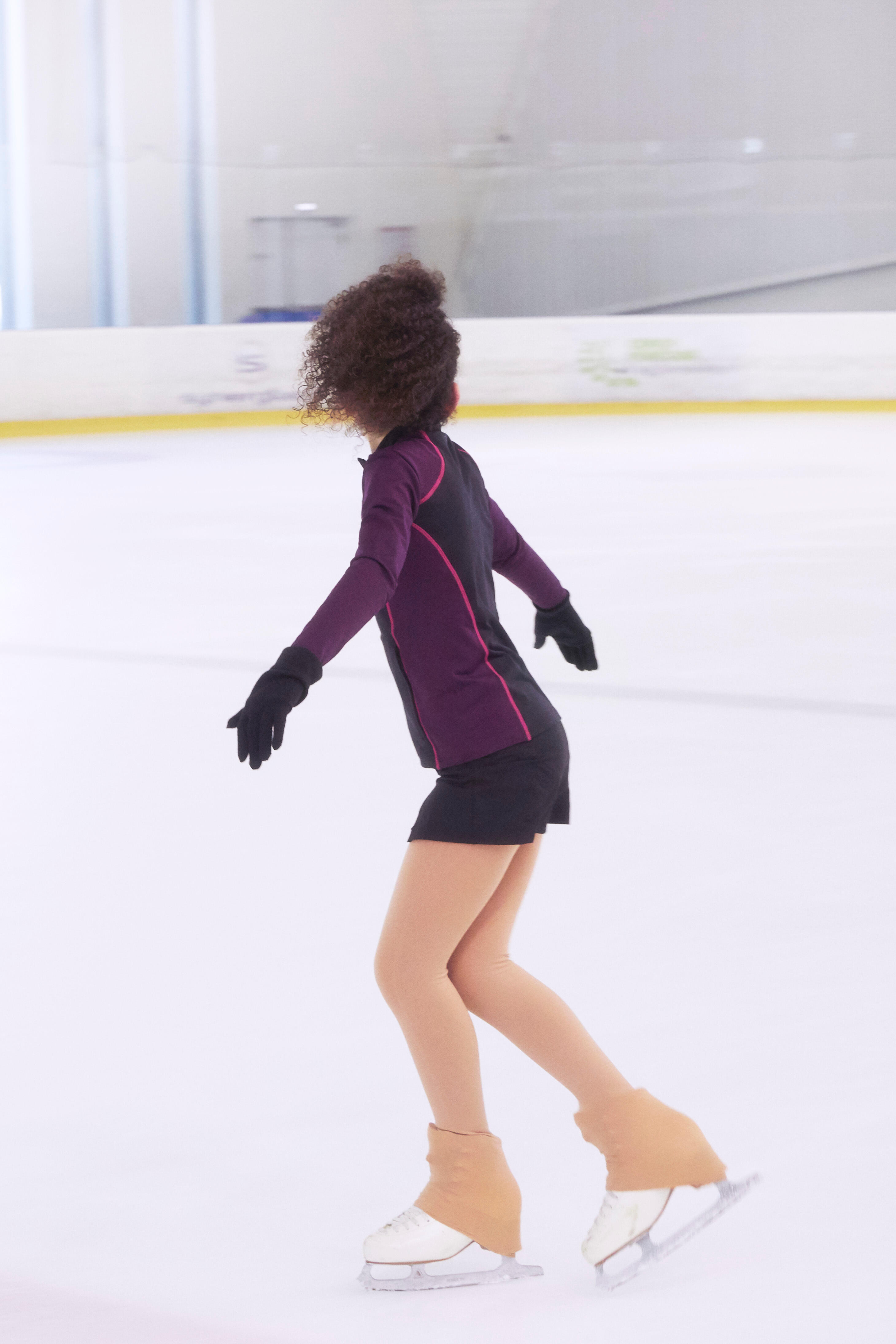 Röckchen Eiskunstlauf Junior schwarz 11/15