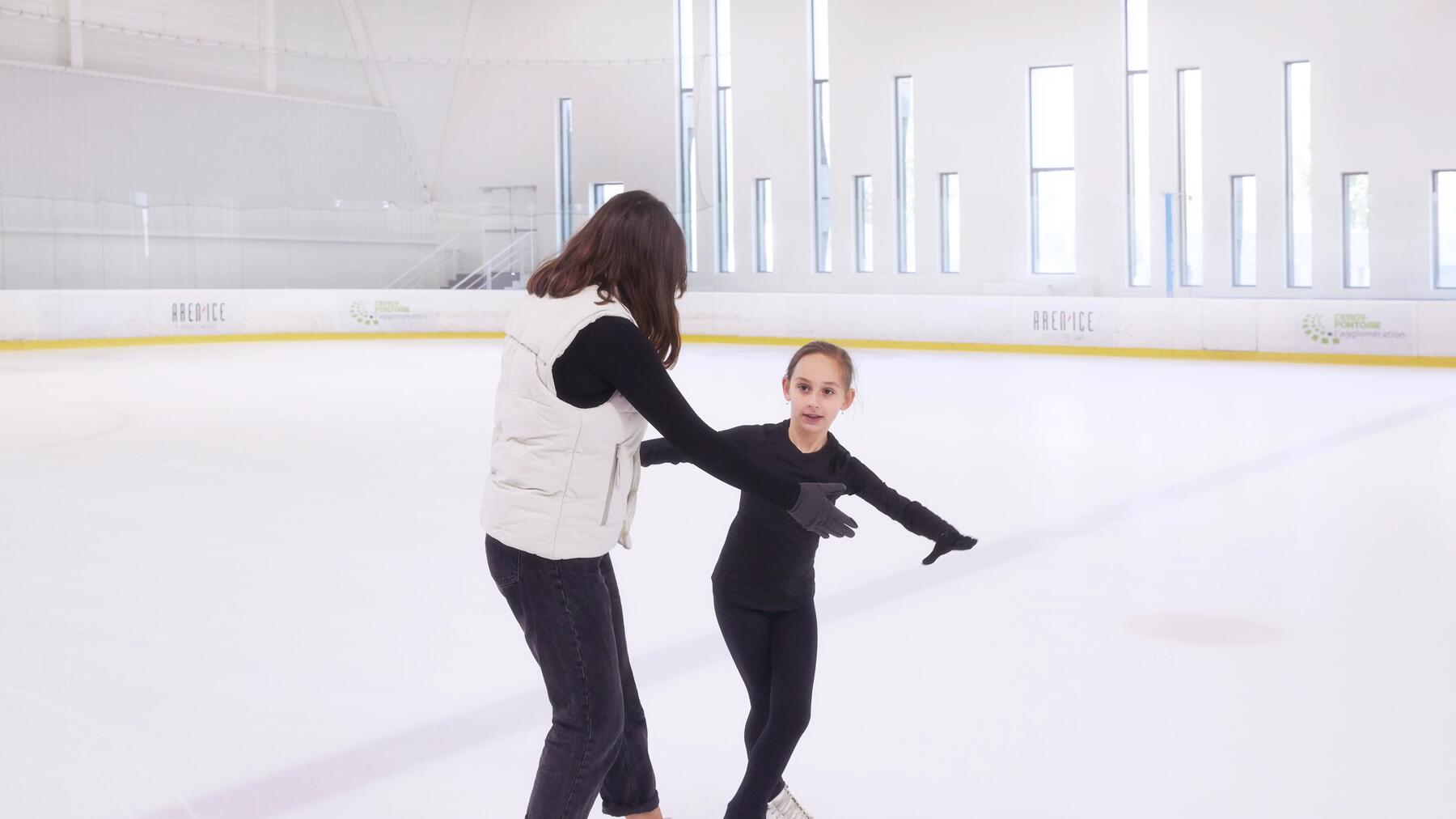 PATINAJUL ARTISTIC – BENEFICII, ECHIPAMENT, SFATURI UTILE