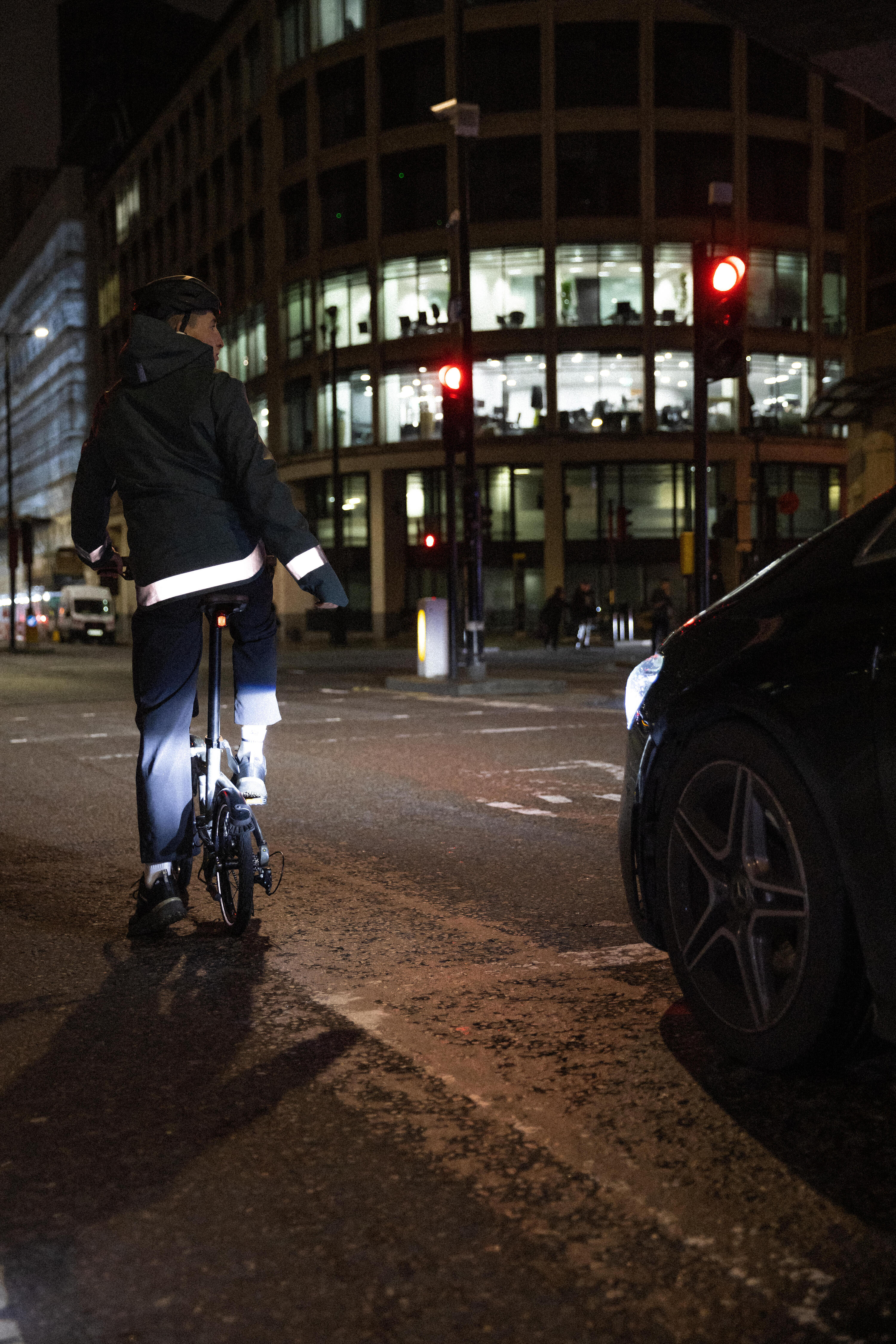 Velo-Regenjacke City 540 Herren sichtbar bei Nacht grün  20/22