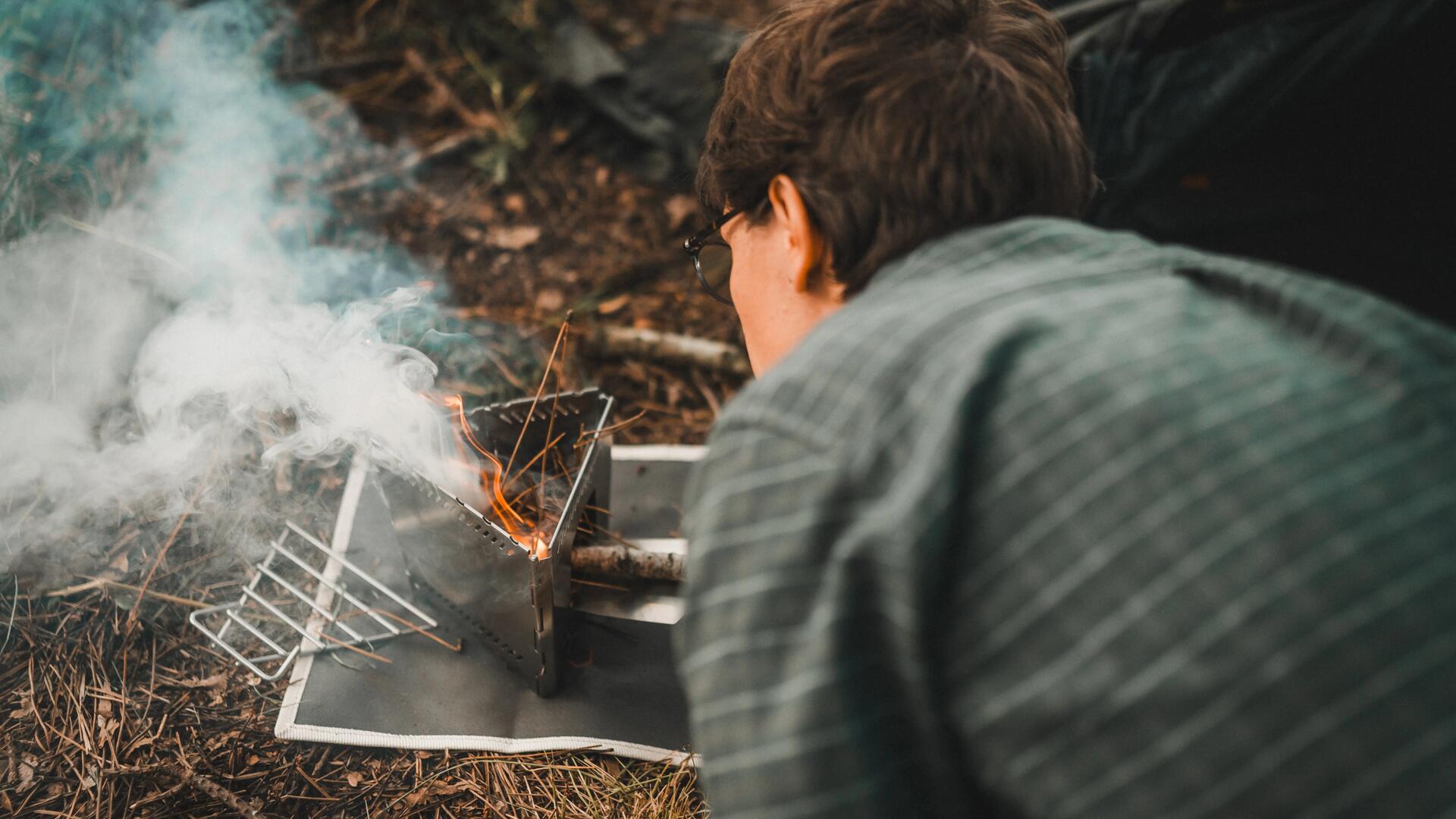 kampvuur maken op camping