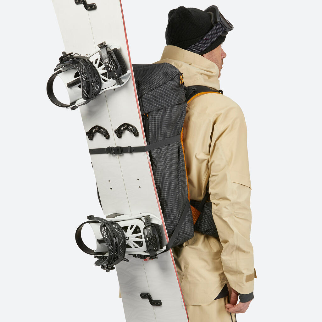 Turizmo su slidėmis ar snieglentėmis „Splitboard“ kuprinė, 40 l, juoda