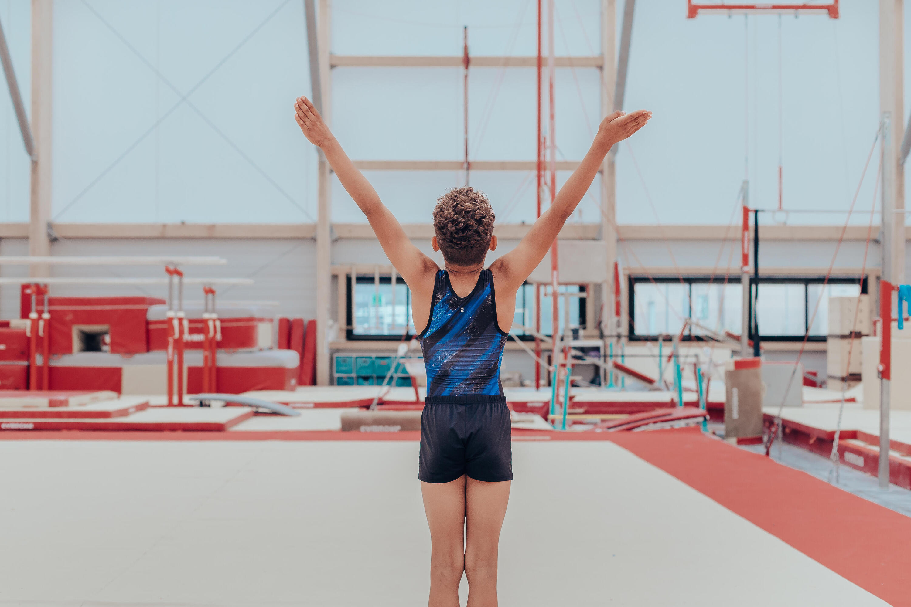 Short gym garçon noir 7/9