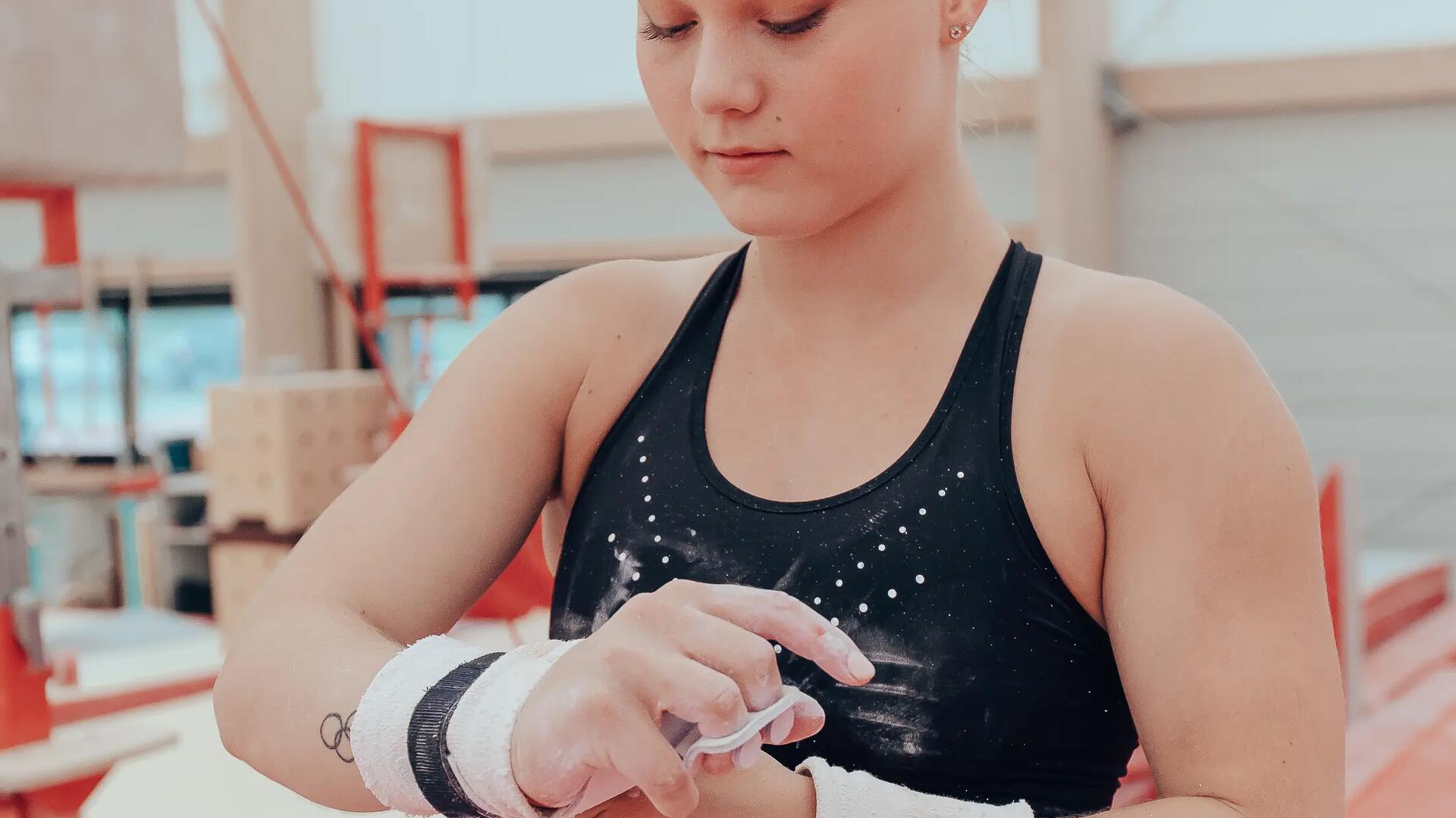 MANIQUES BARRES ASYMÉTRIQUES POUR LA GYMNASTIQUE ARTISTIQUE FÉMININE - 900