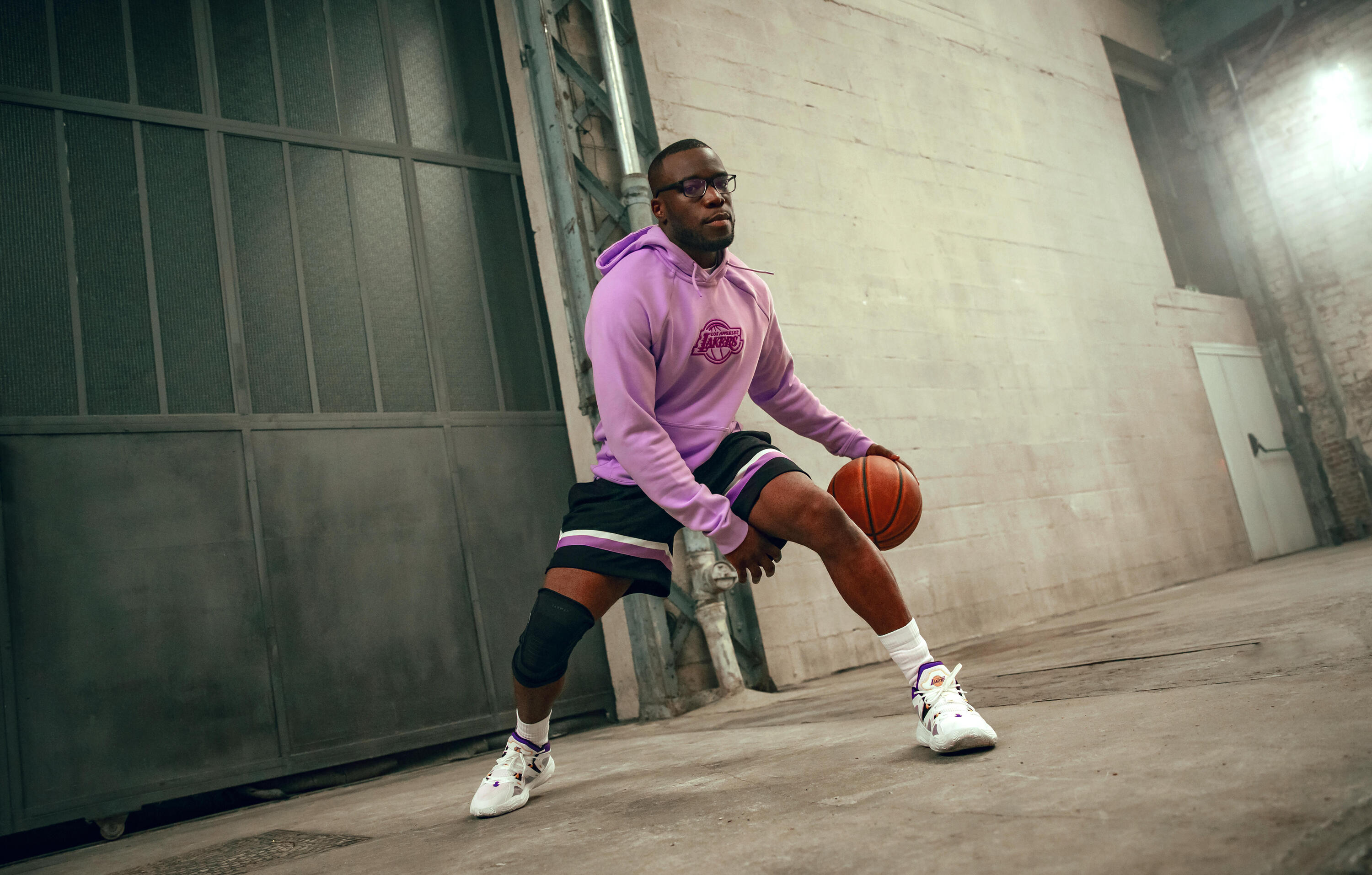 CHAUSSURES DE BASKETBALL LOS ANGELES LAKERS HOMME/FEMME -  900 NBA MID-3 BLANC 21/22