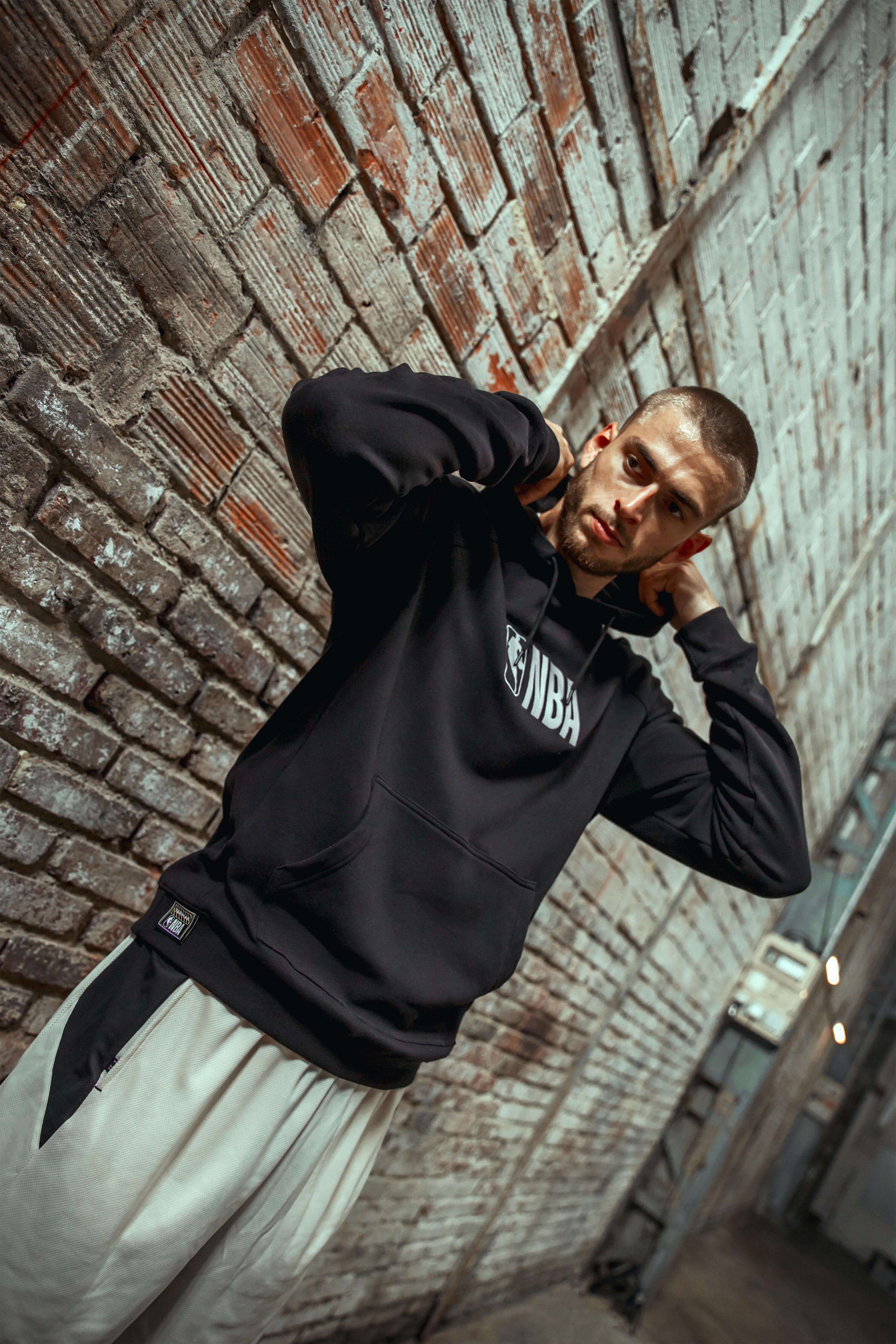 Schwarzer NBA Kapuzenpullover für Damen und Herren 900 10/16