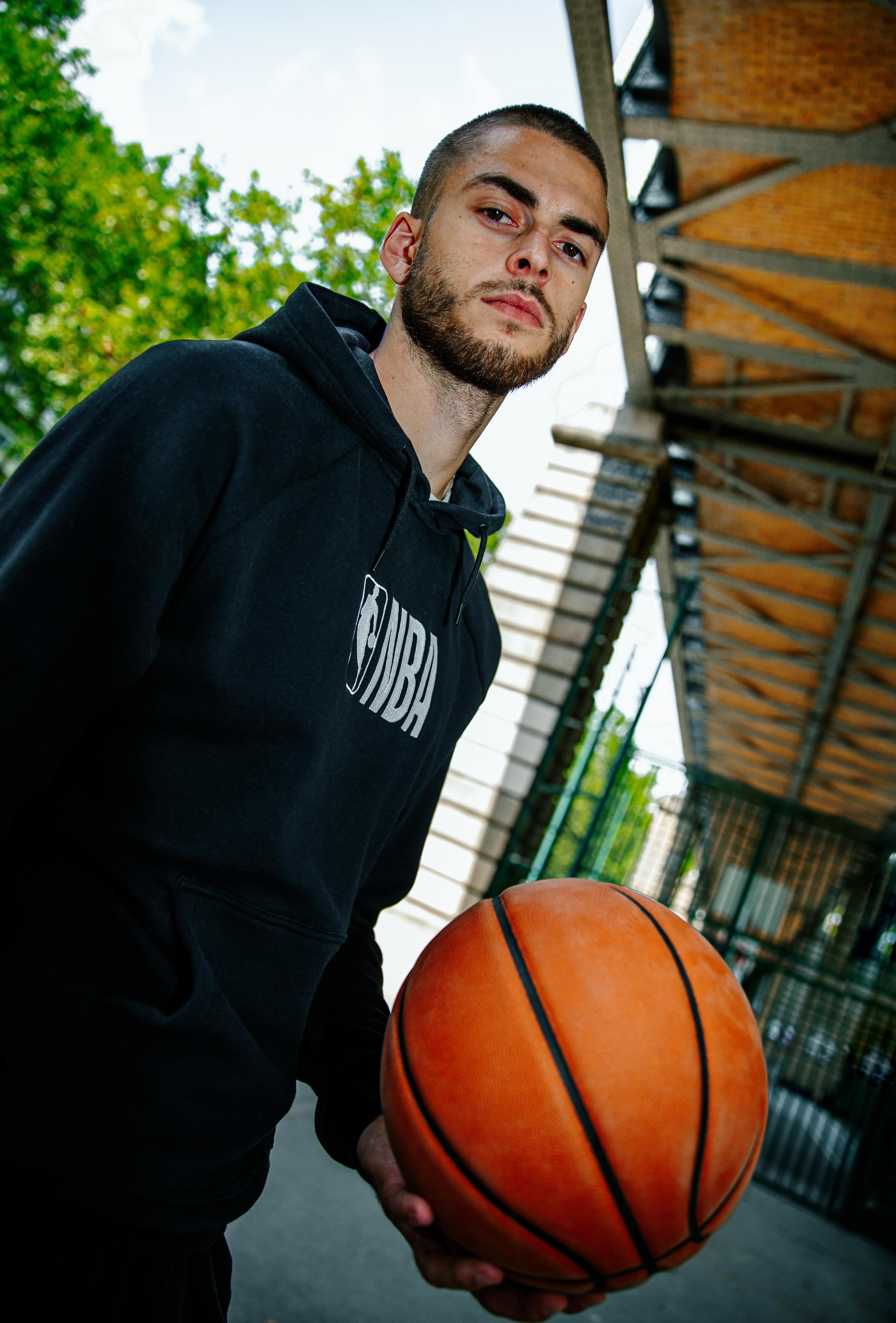 Schwarzer NBA Kapuzenpullover für Damen und Herren 900 13/16