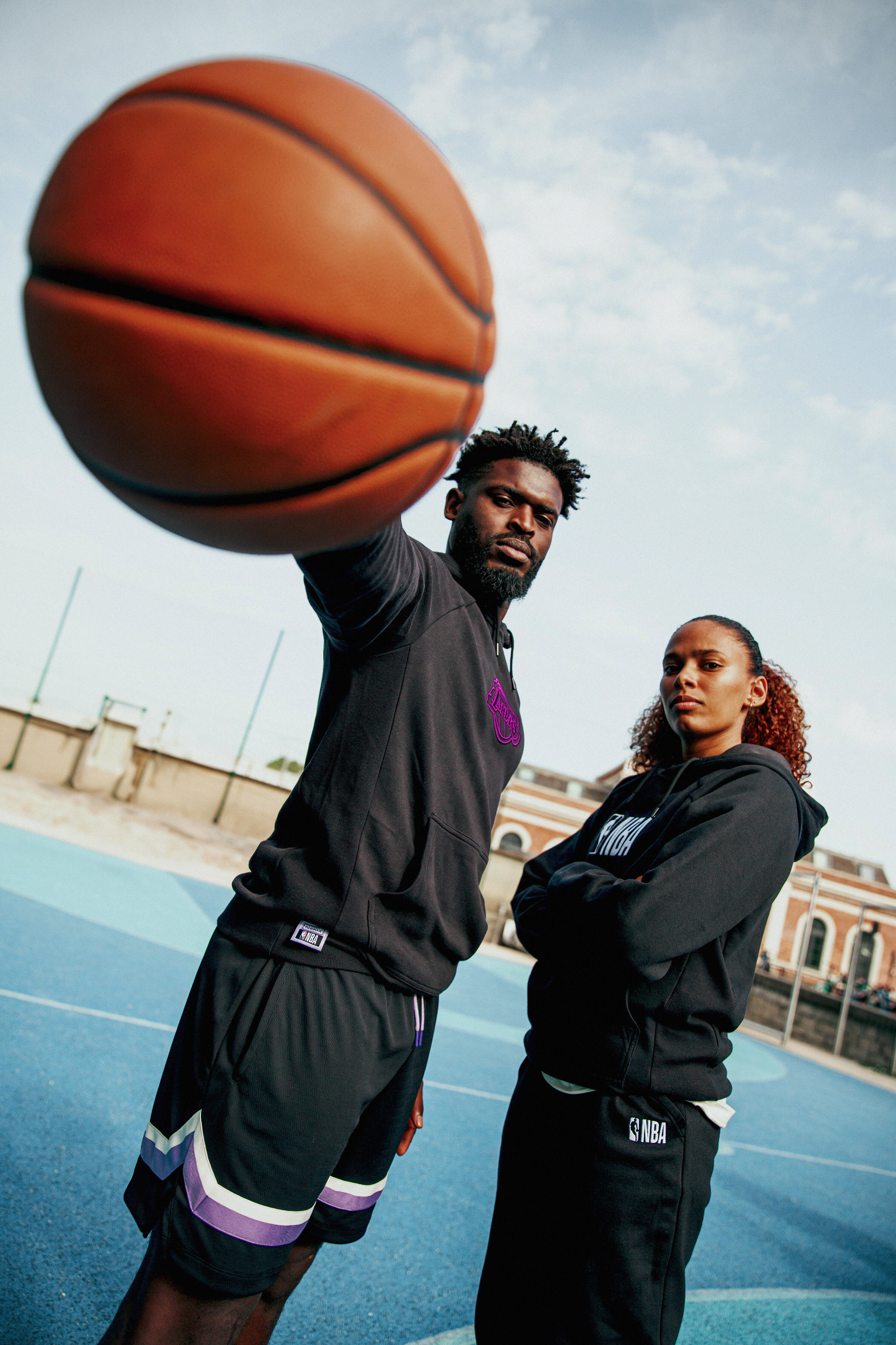 Schwarzer NBA Kapuzenpullover für Damen und Herren 900 15/16