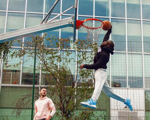 Hoe kies ik een basketbalpaal - thumbnail