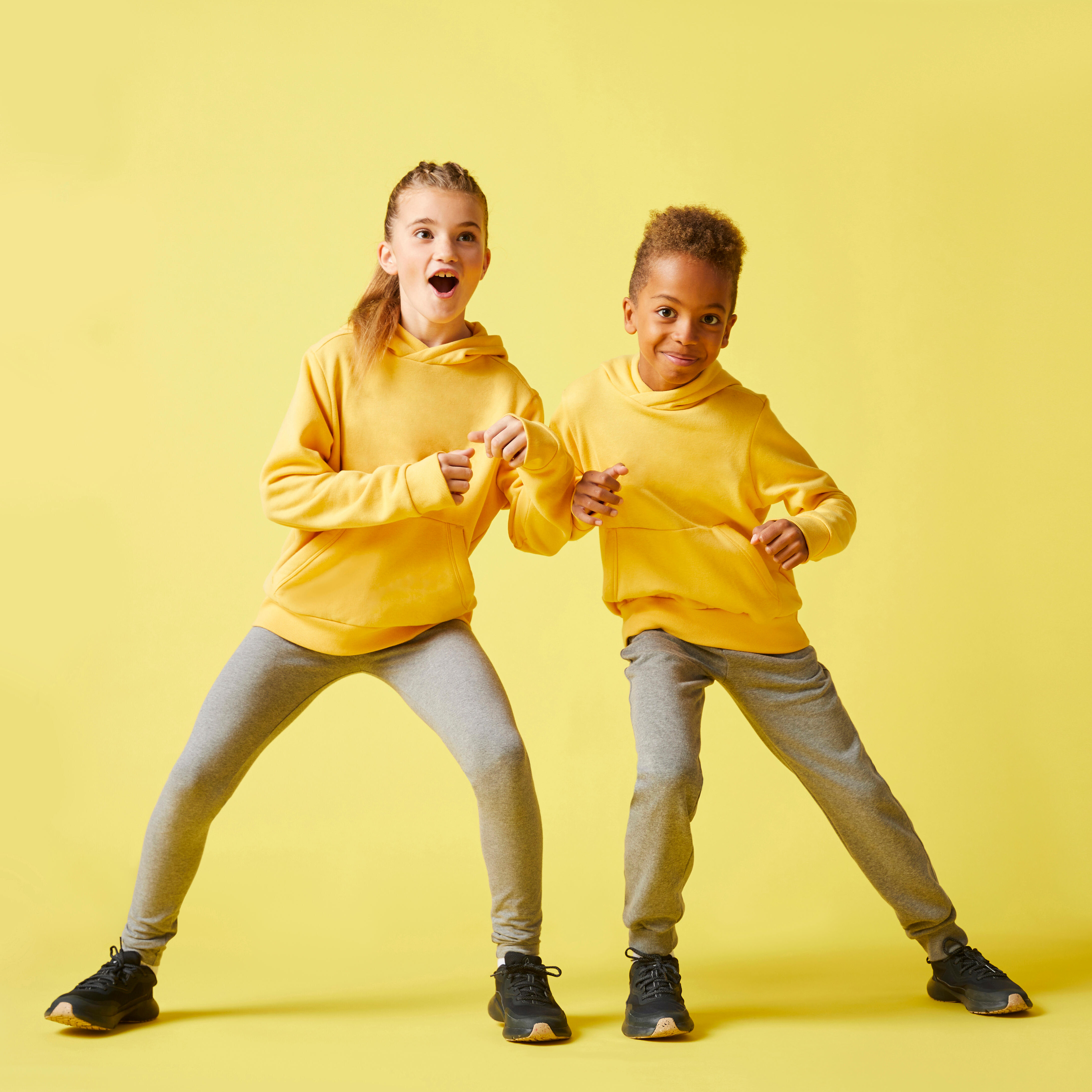 Sweat a capuche coton enfant jaune Decathlon