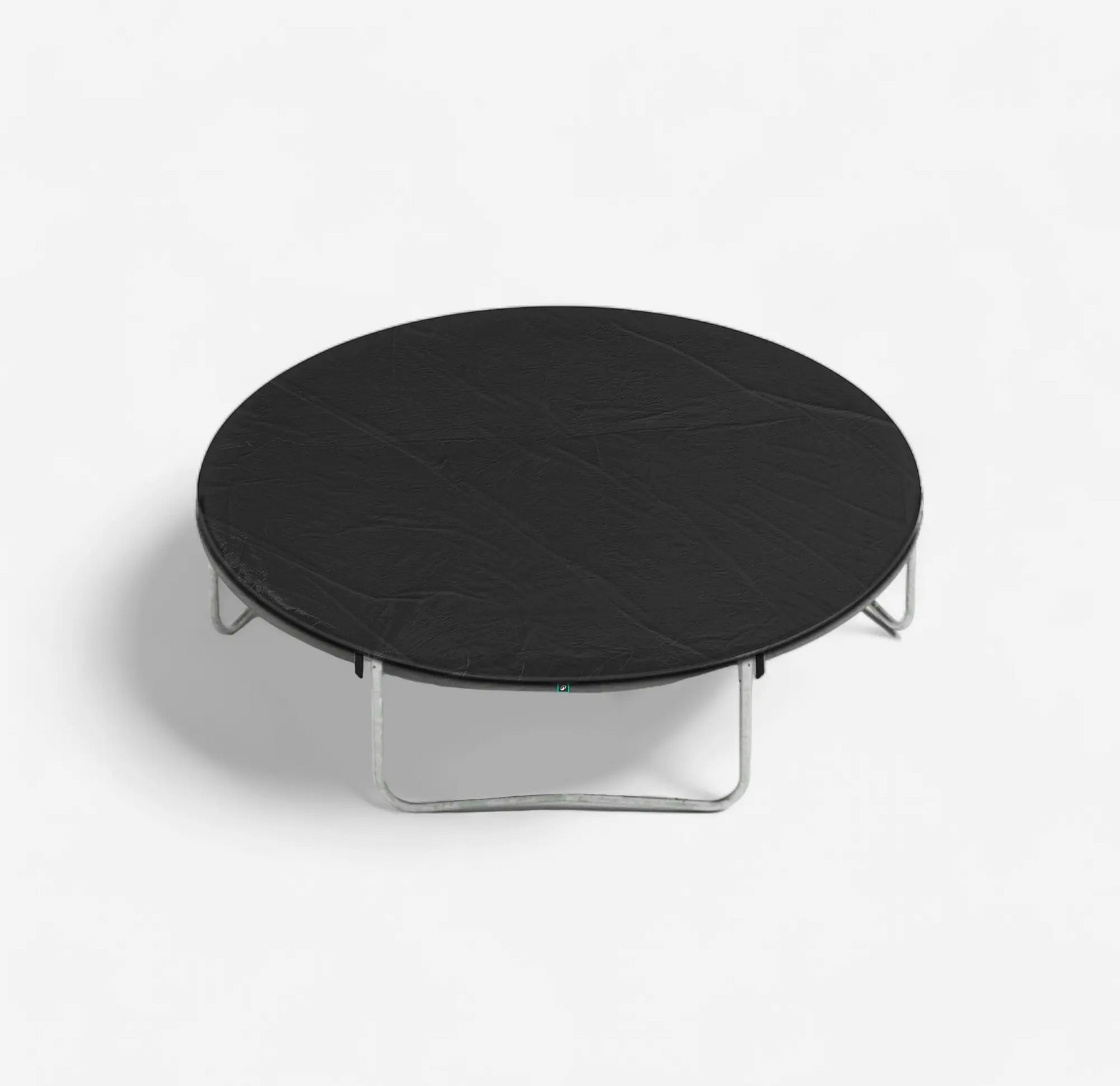 rabattre les poteaux du trampoline