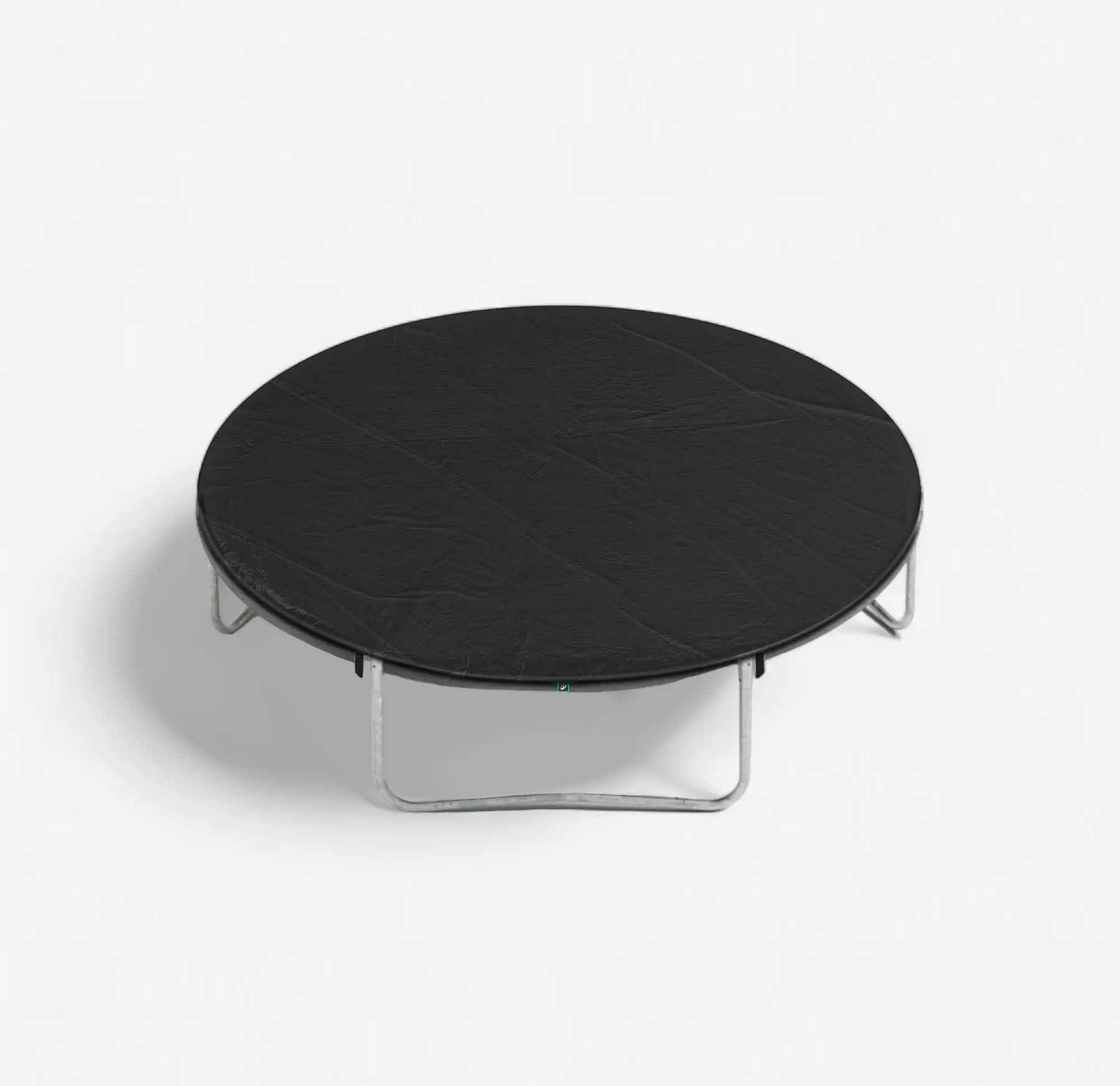rabattre les poteaux du trampoline