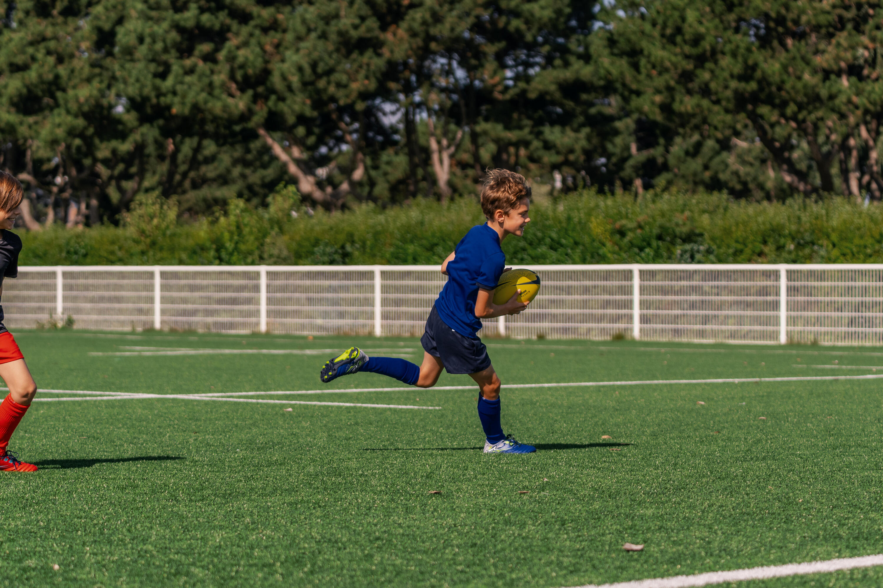 Hoge rugbysokken voor kinderen R500 indigoblauw 8/9