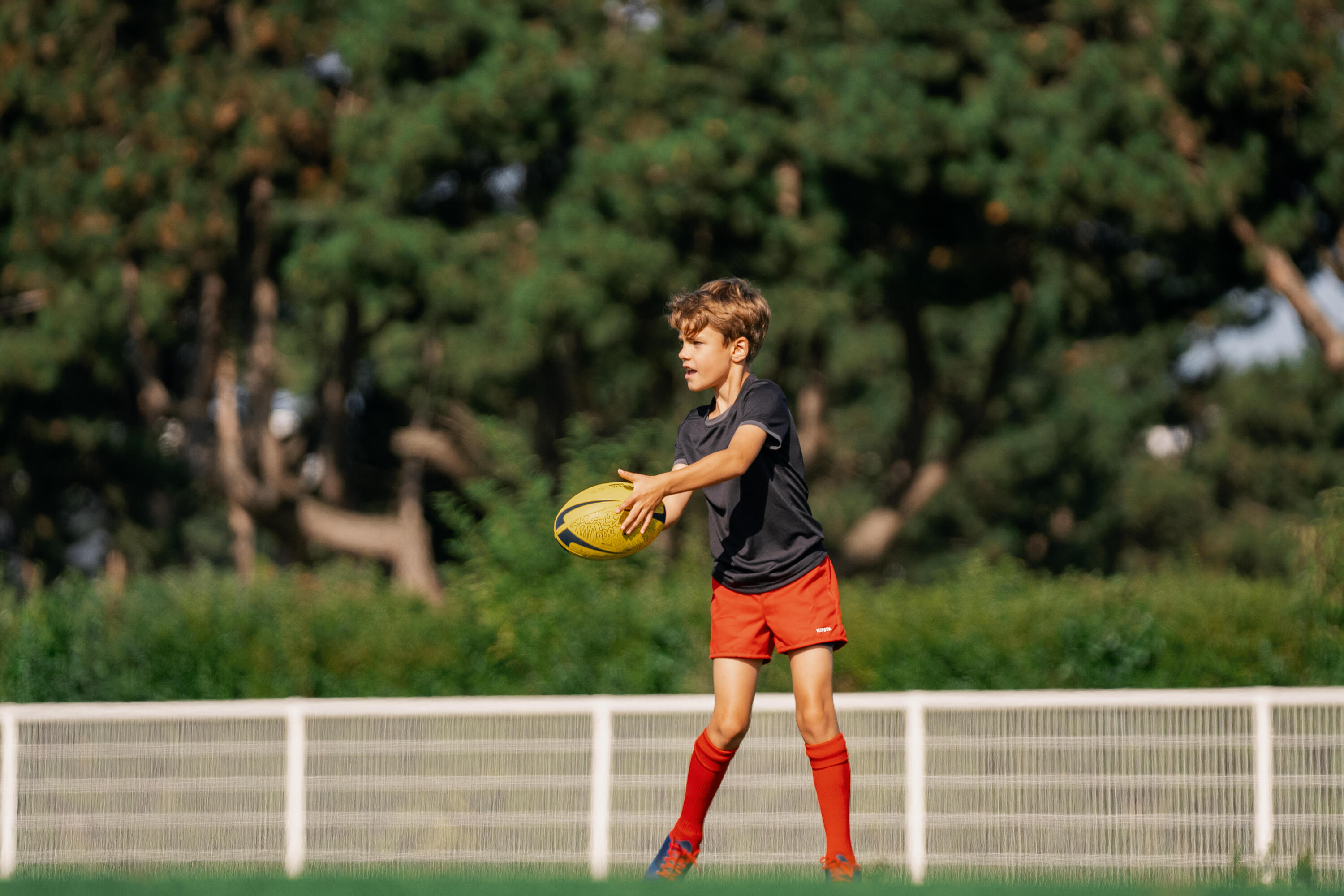 Maglia rugby bambino R100 nera 8/10