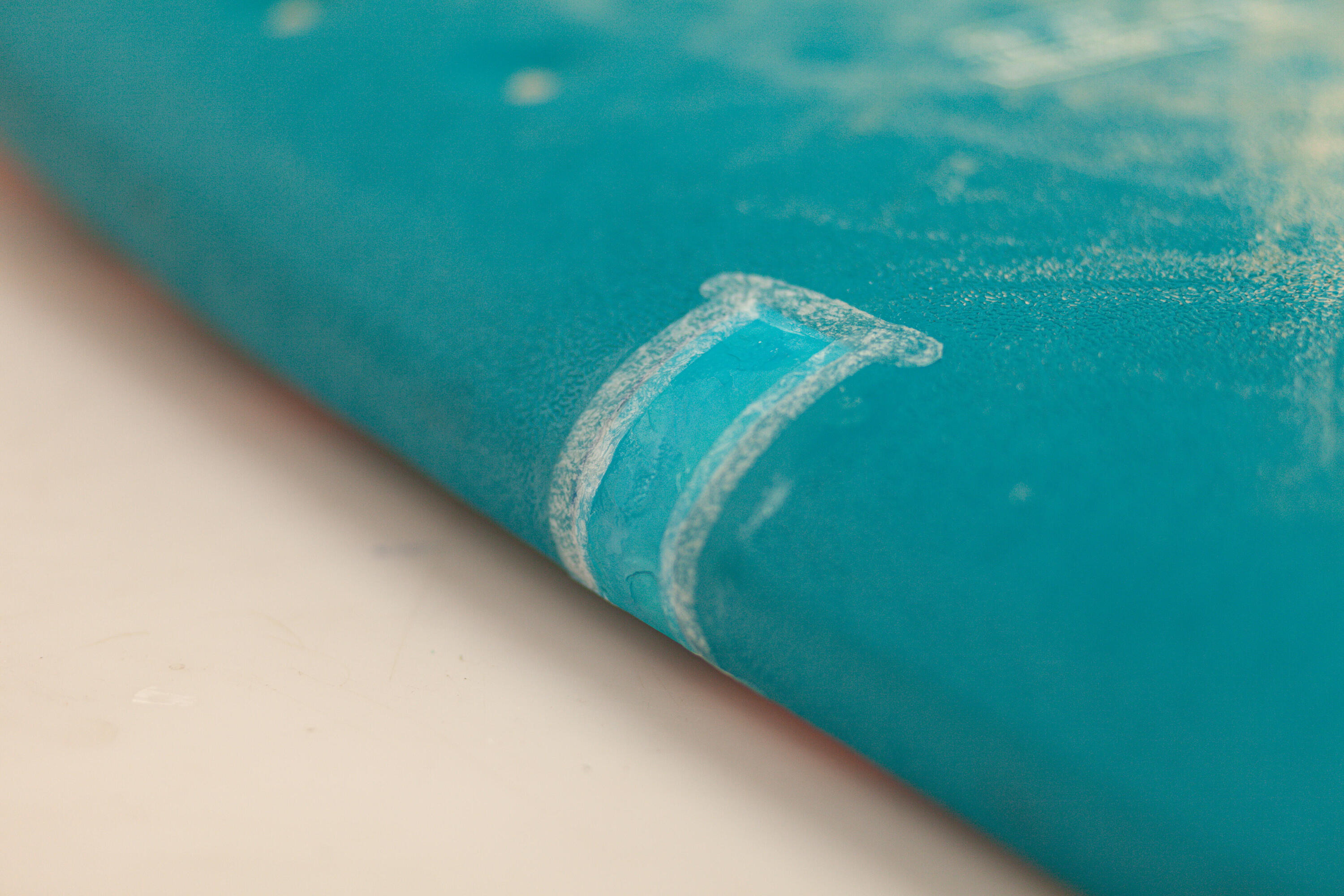 REPARATION ENTAILLE PLANCHE DE SURF EN MOUSSE 4/4