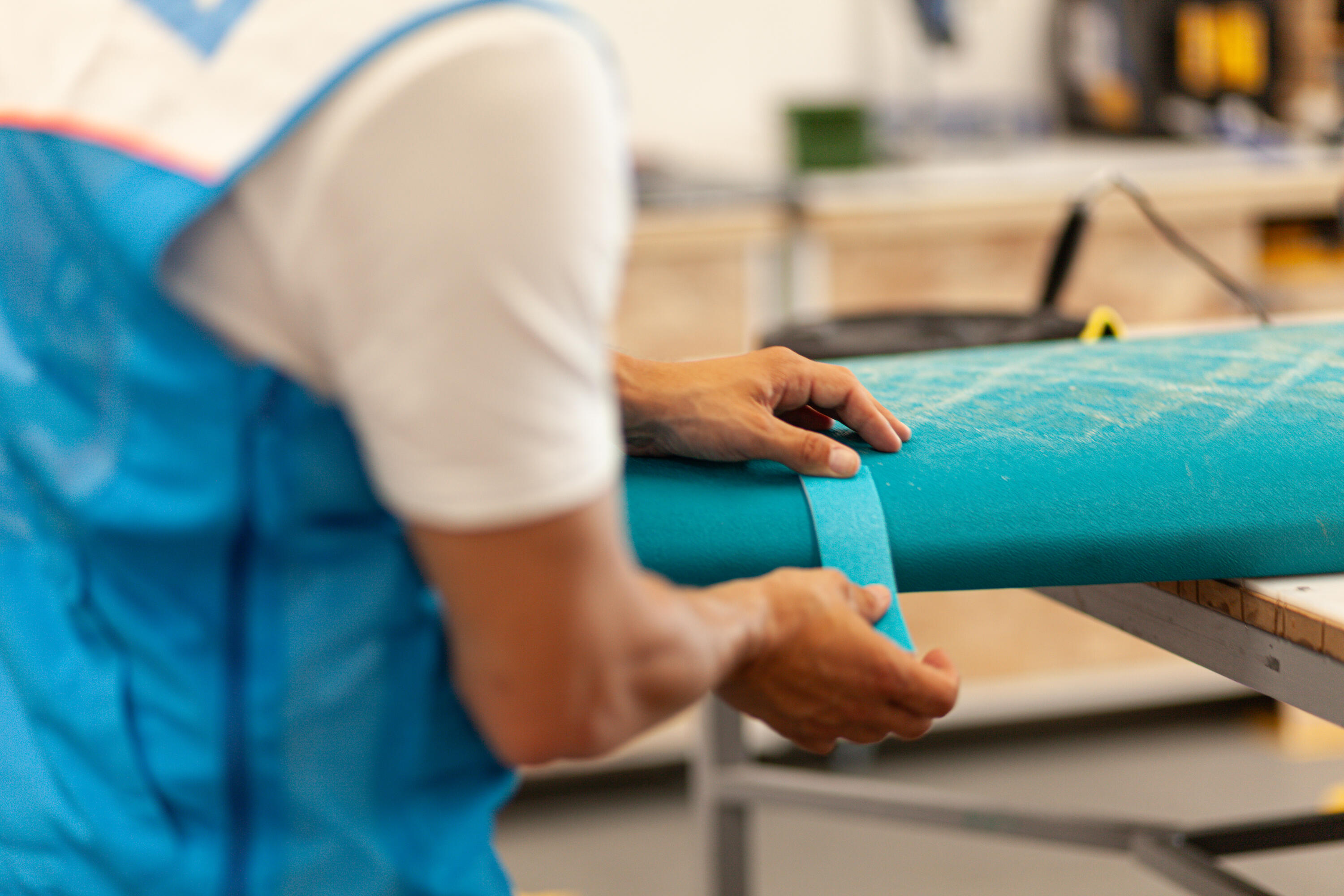REPARATION ENTAILLE PLANCHE DE SURF EN MOUSSE 3/4