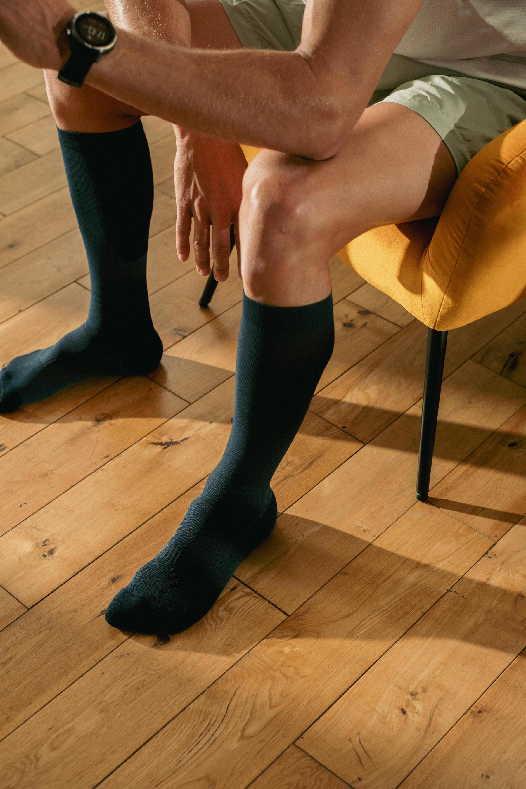 courir en sentier à l’automne avec les bonnes chaussettes