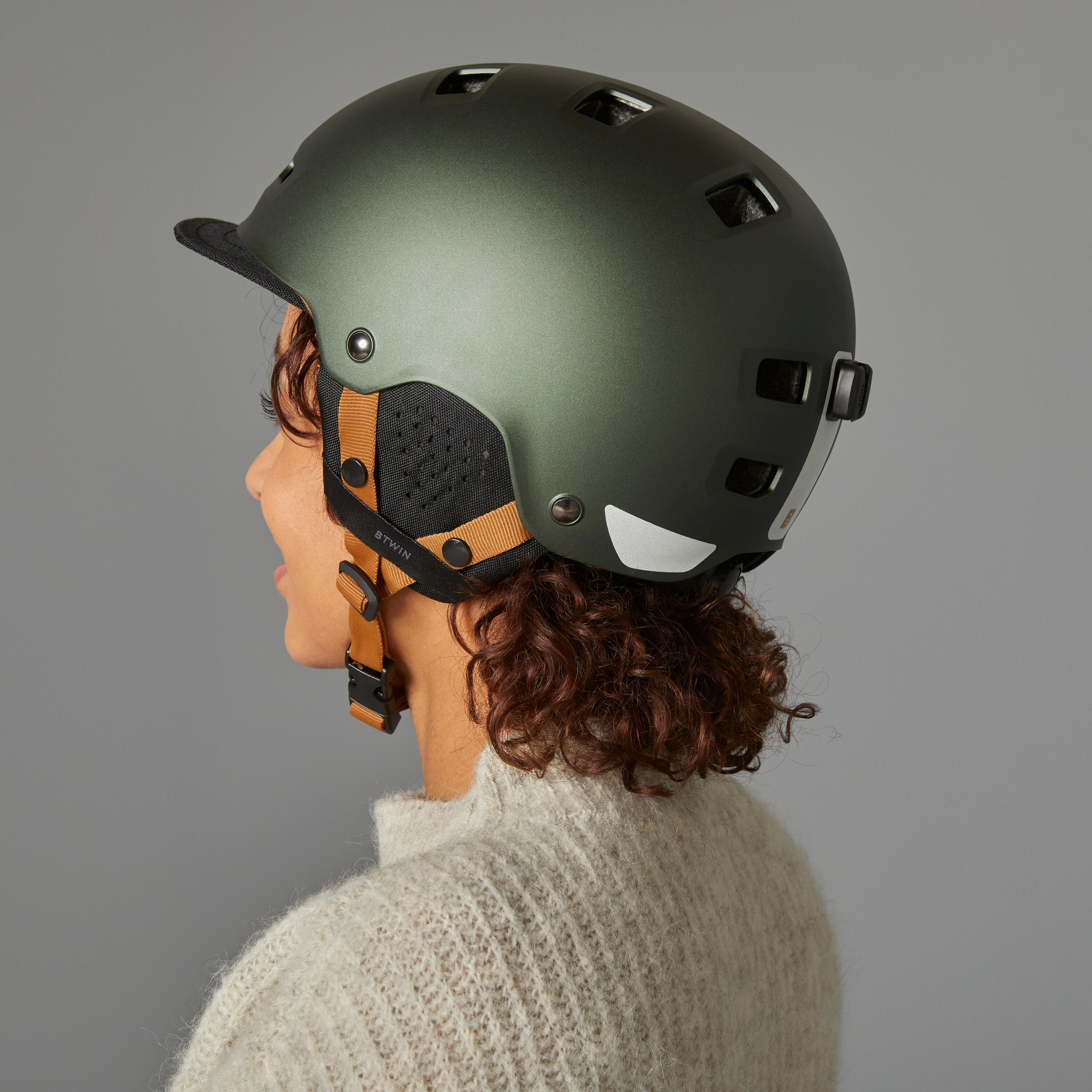 City Cycling Bowl Helmet 540 8/10