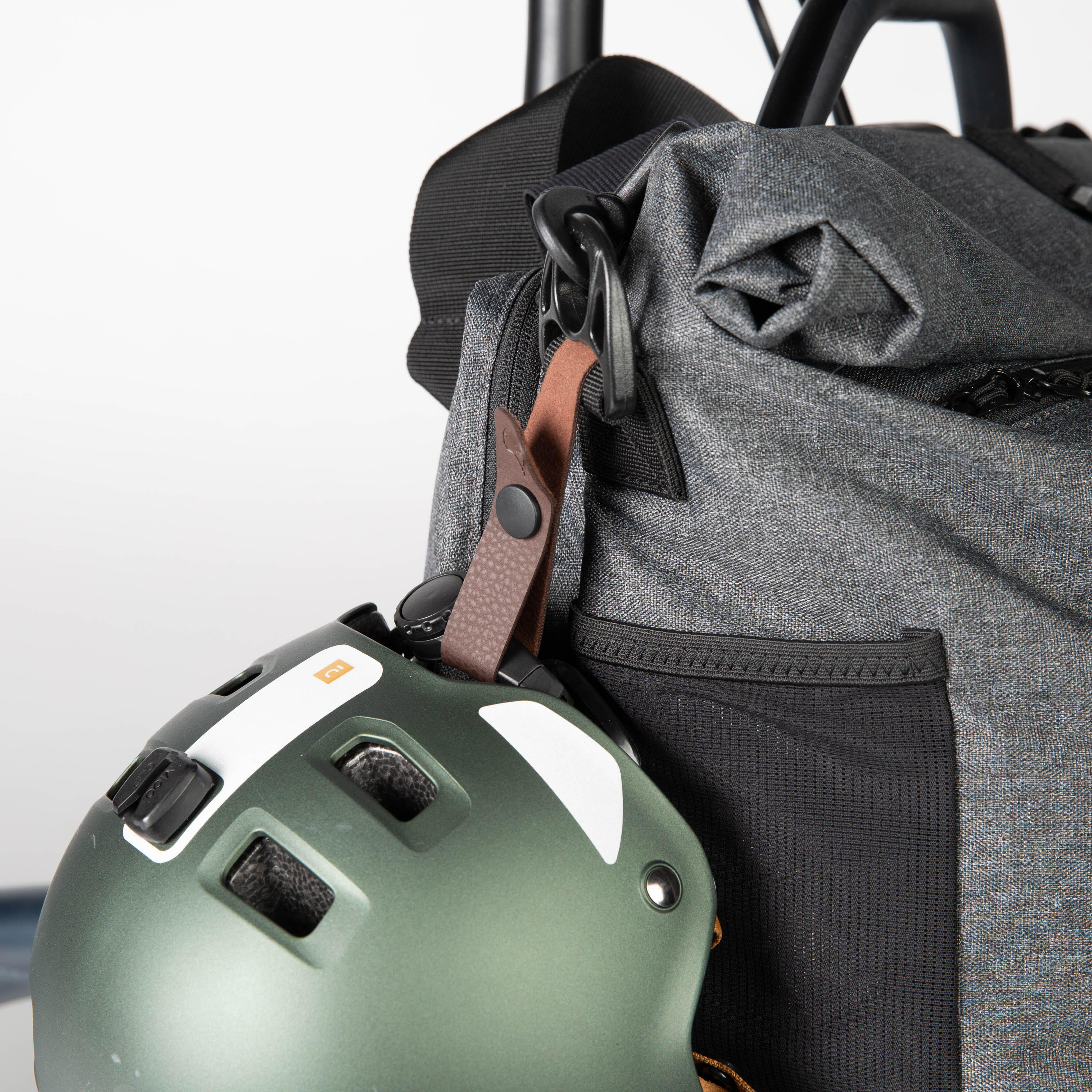 25 L Folding Bike Front Bag 1 Second Clip - Decathlon