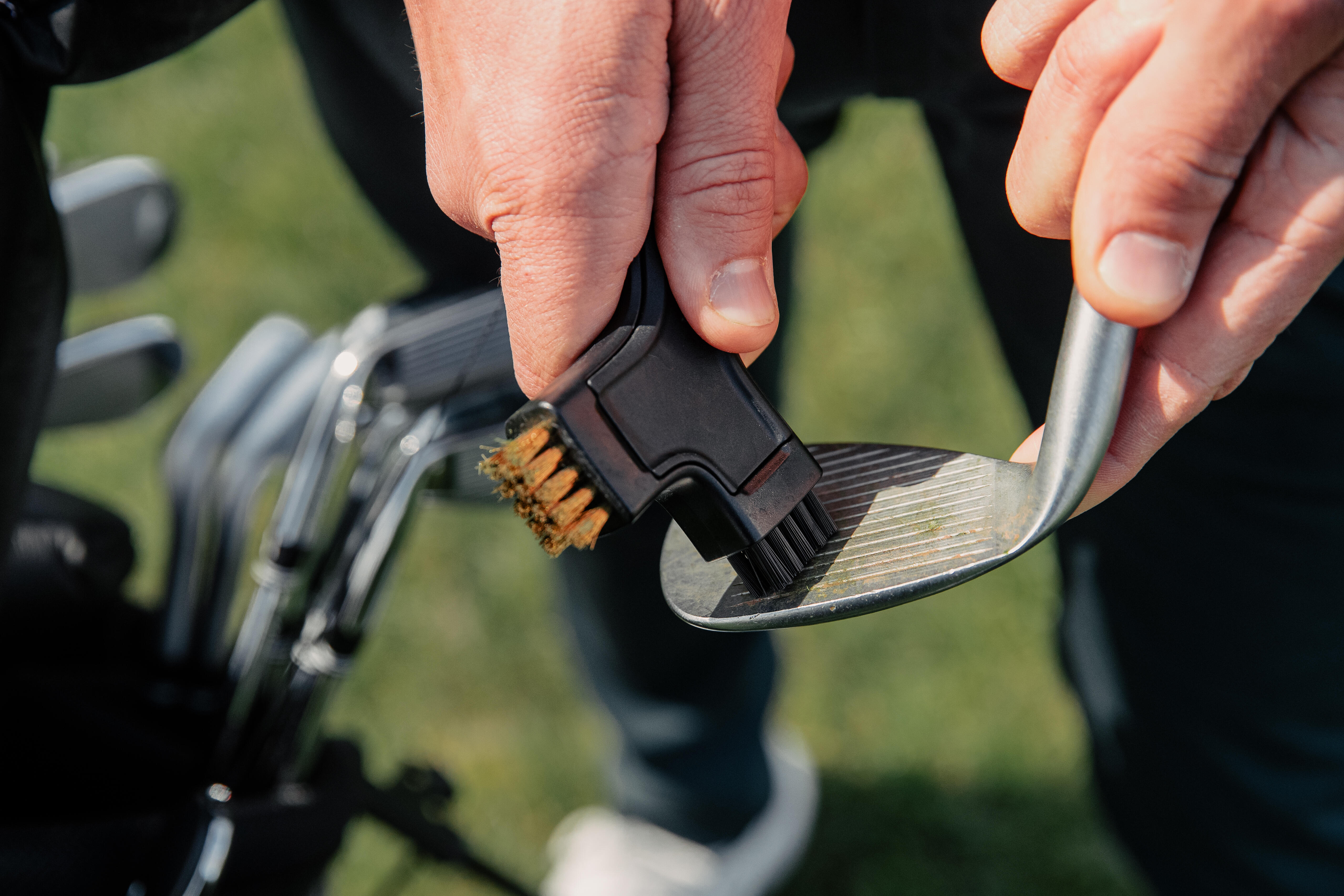 Golf Club Cleaning Brush - Inesis Black - INESIS