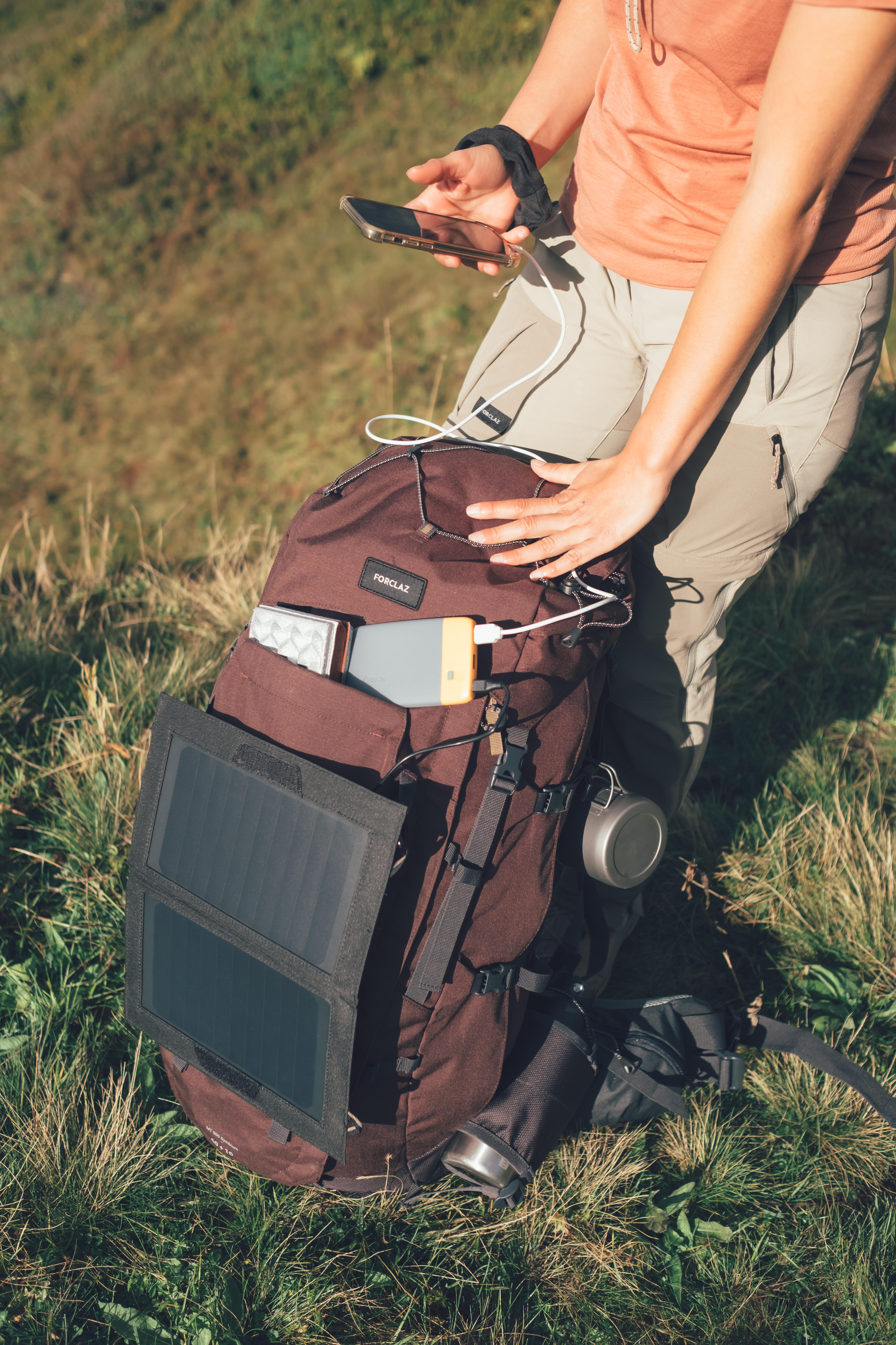 10 W Hiking Solar Panel - SLR 500 - FORCLAZ