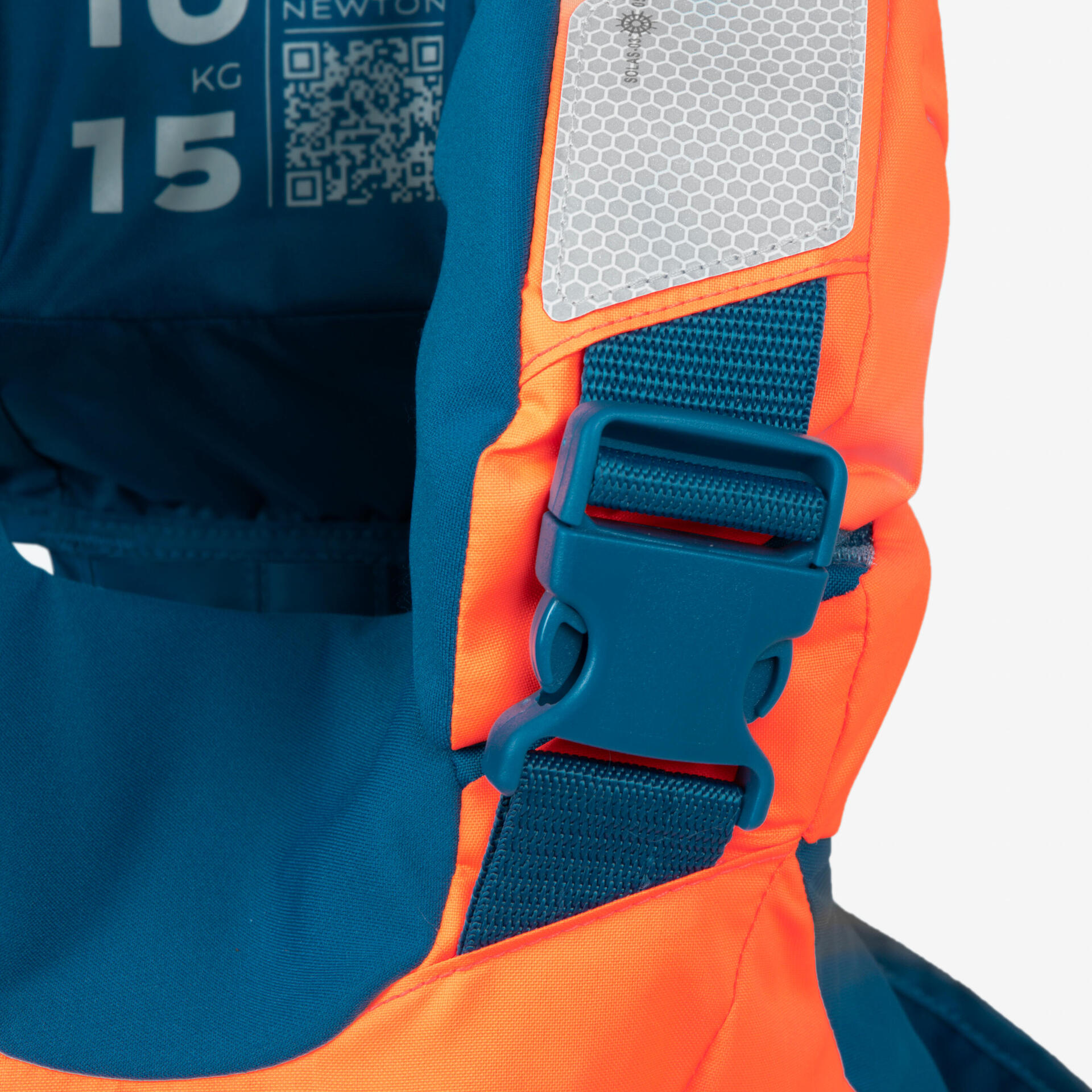Un gilet de sauvetage bébé co-créé avec les Sauveteurs en Mer 