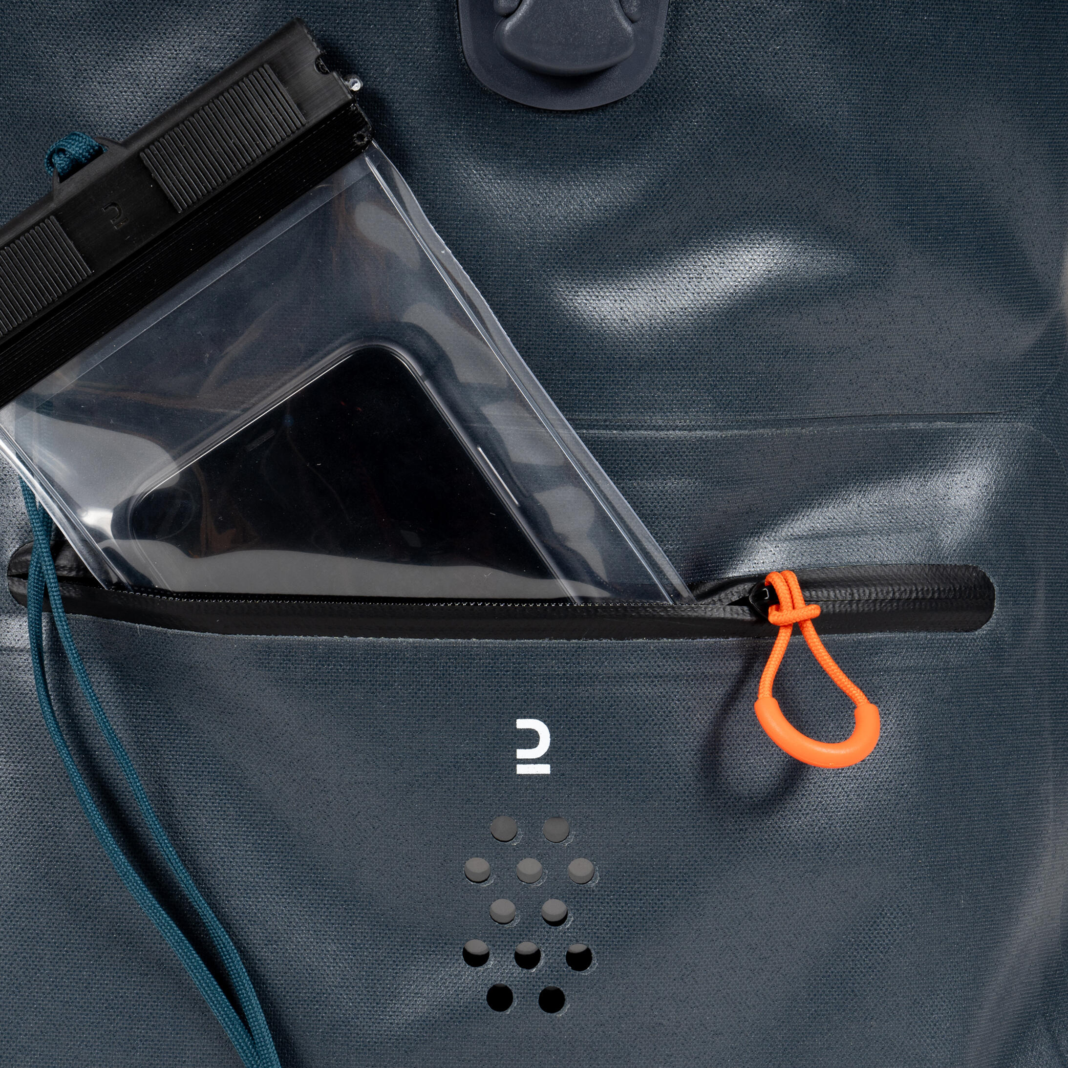 Waterproof backpacks, 2 sections (dry belongings, wet belongings) 35 L. 15/17