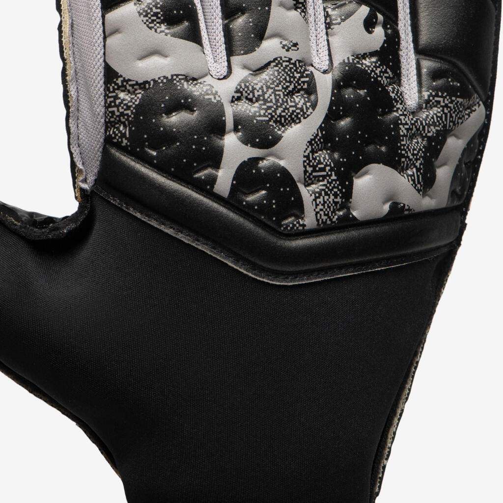 Brankárske futbalové rukavice F100 Superresist čierno-sivé