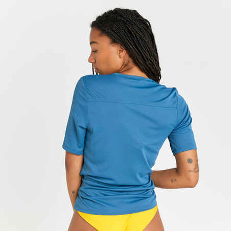חולצת טריקו לנשים עם שרוולים קצרים להגנת UV - כחול