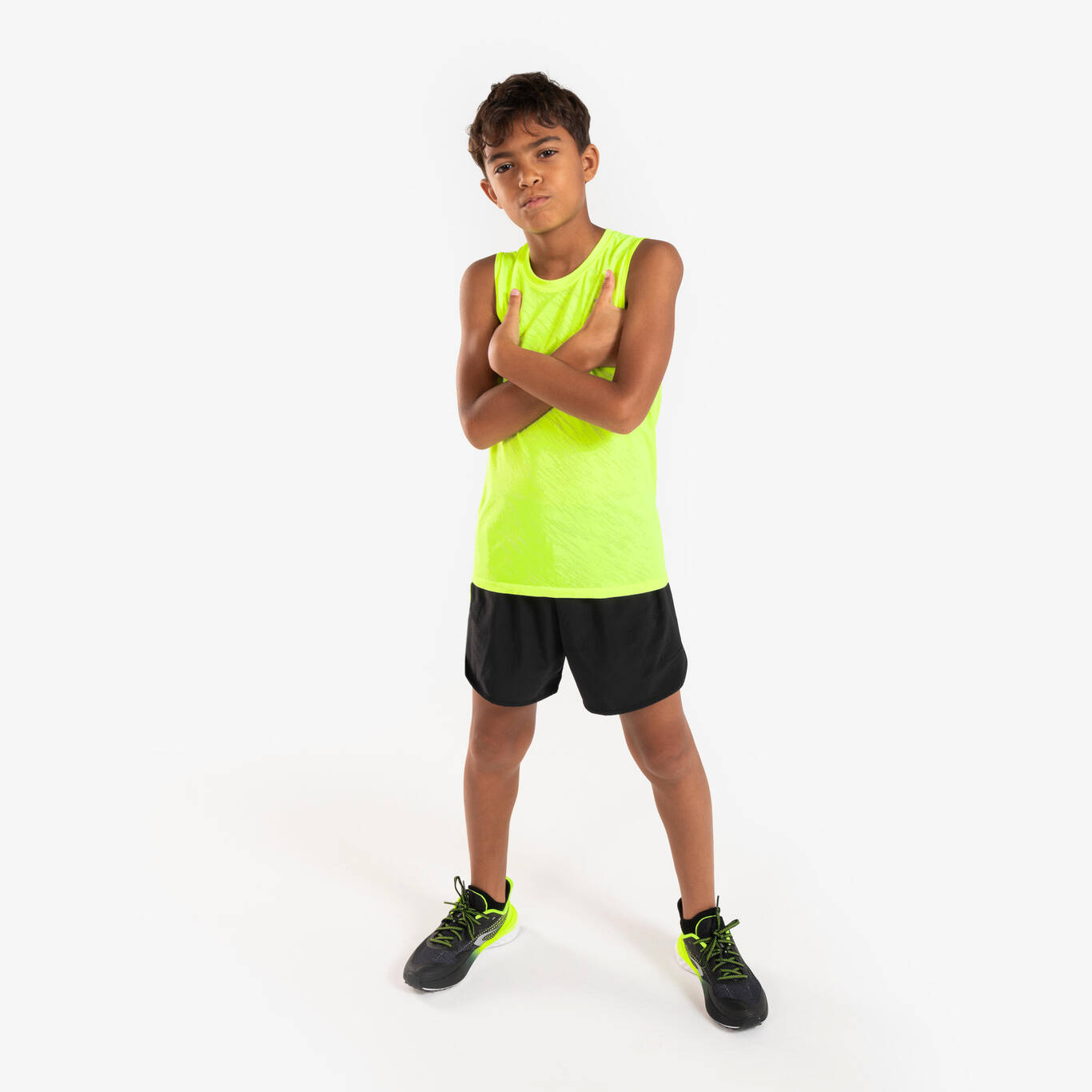 Kid's KIPRUN DRY+ 900 running shorts - black and neon yellow