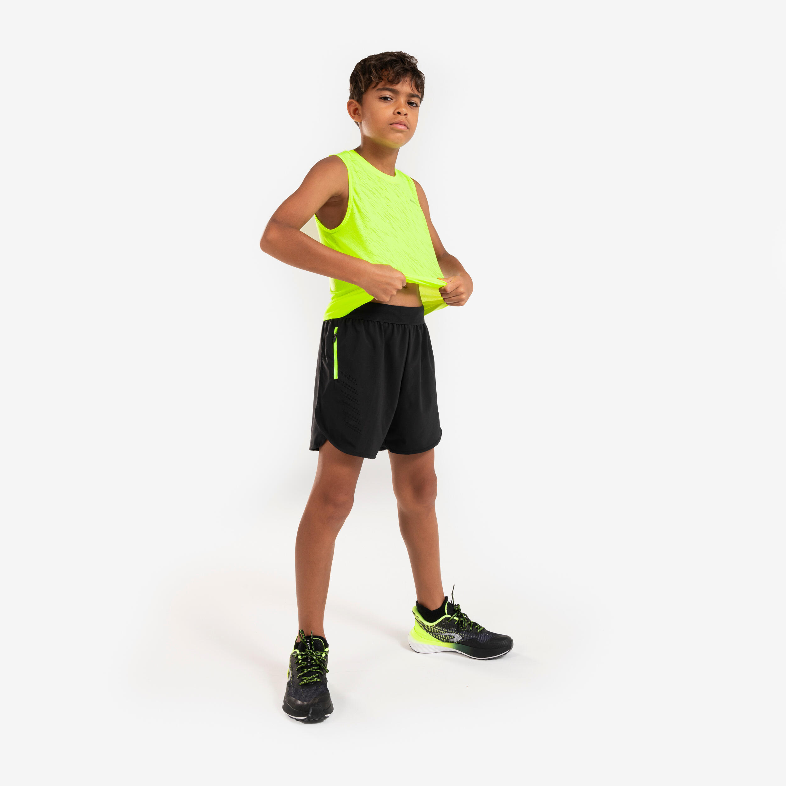 Kid's KIPRUN DRY+ 900 running shorts - black and neon yellow 8/11