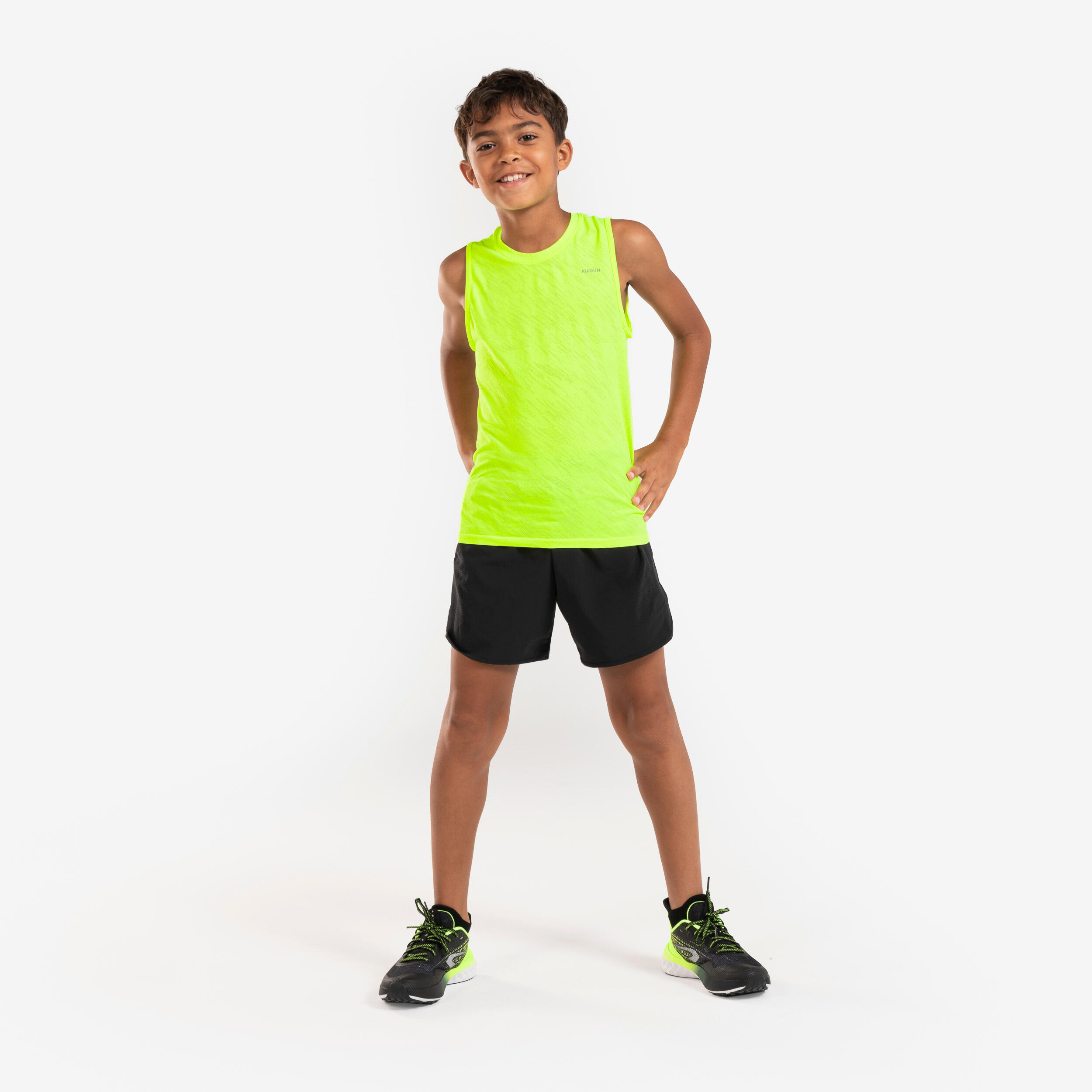 Kid's KIPRUN DRY+ 900 running shorts - black and neon yellow 7/11