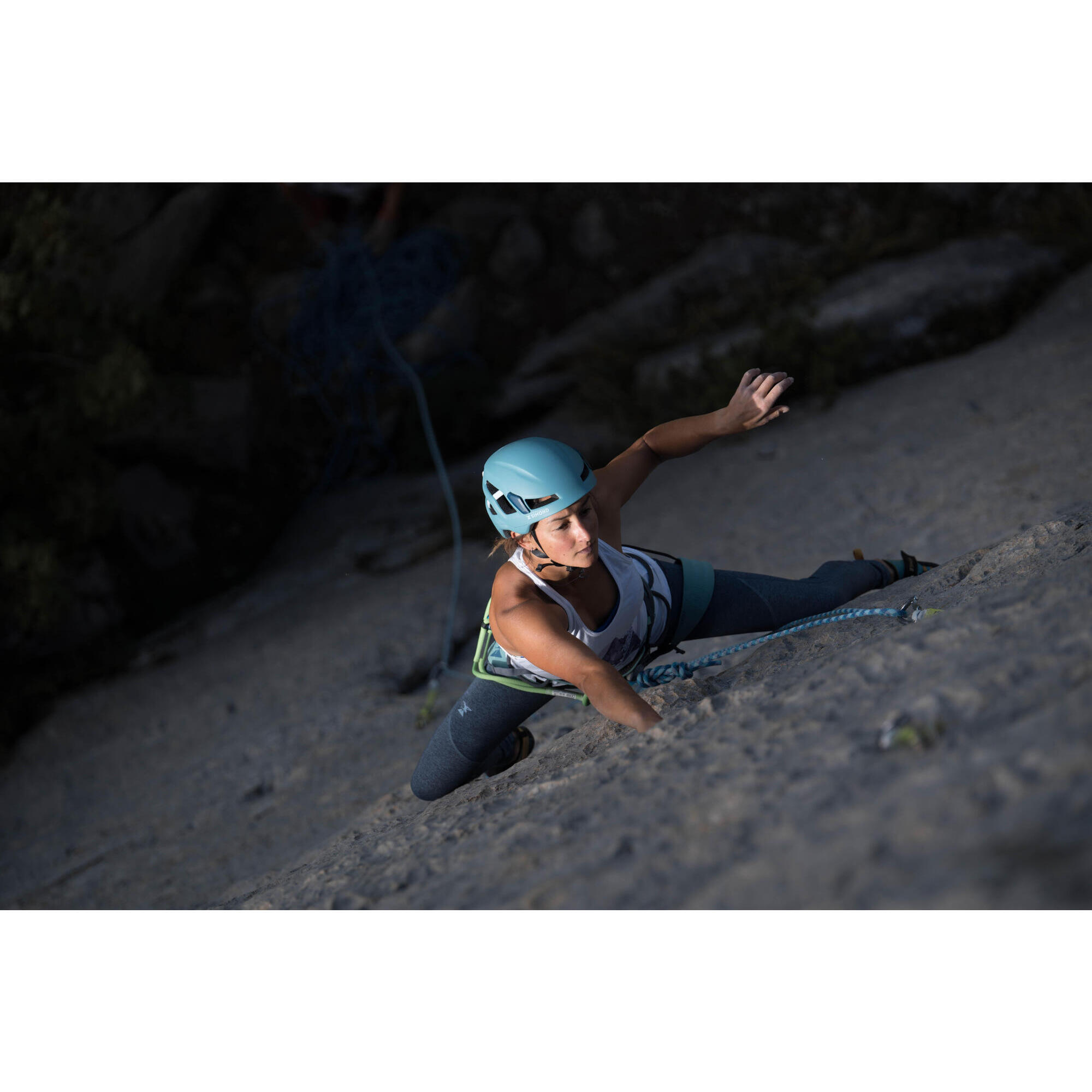 CLIMBING AND MOUNTAINEERING HELMET - EDGE TURQUOISE