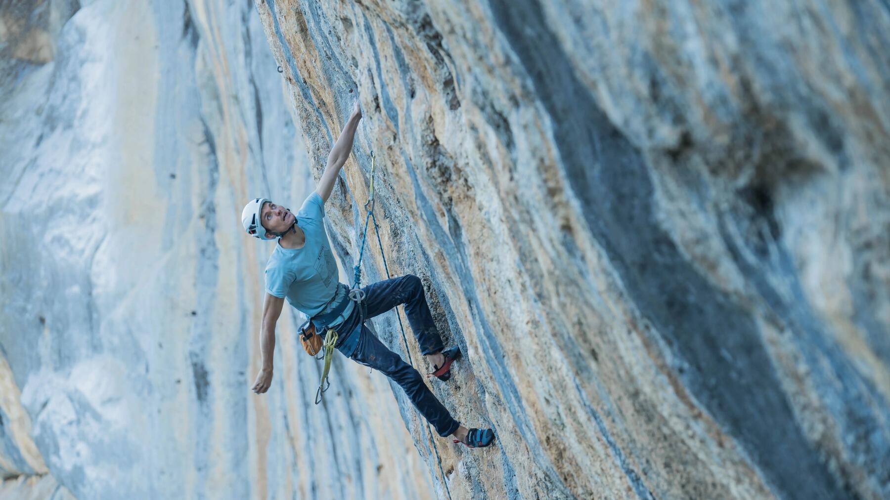 L'escalade en plein air pratiqué en duo