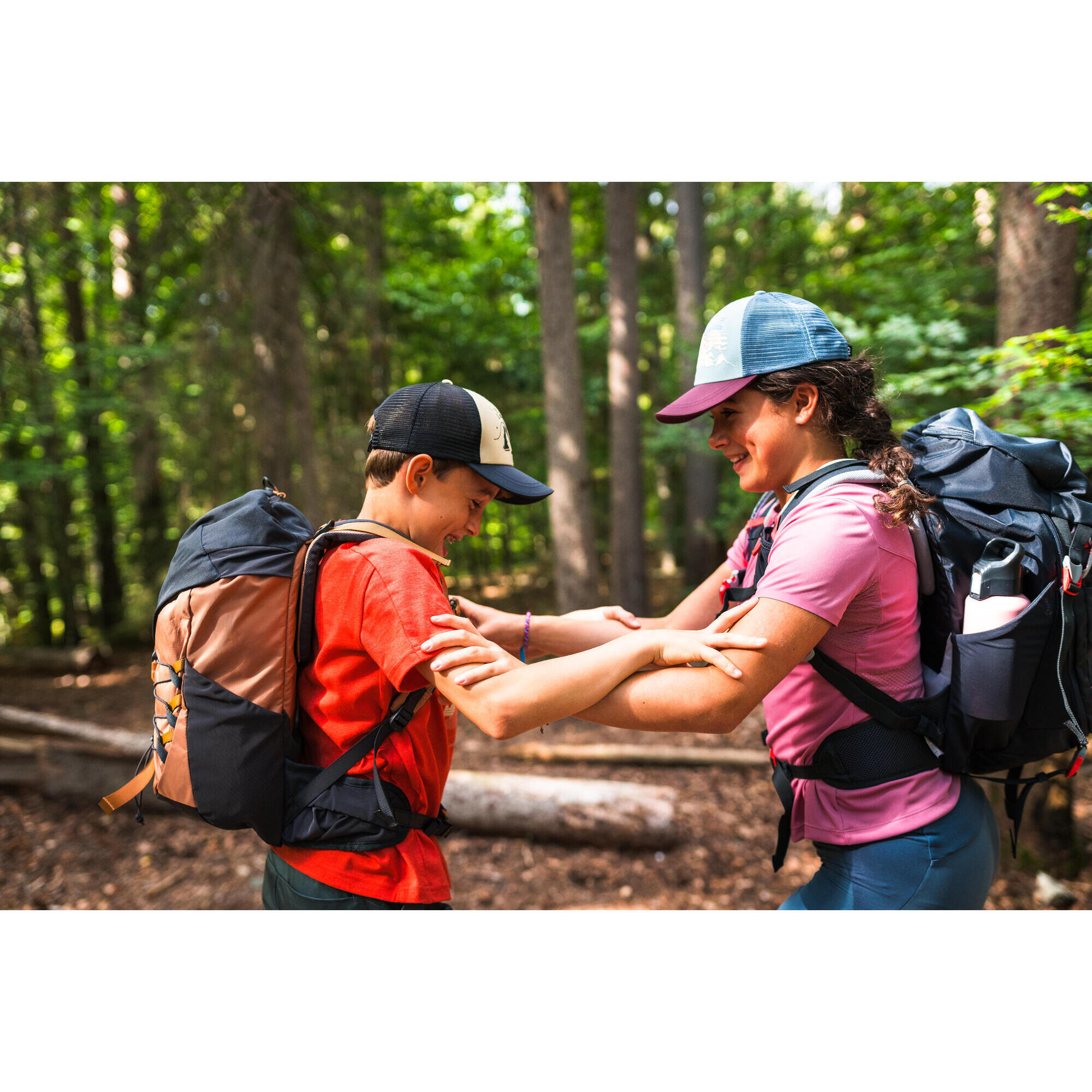 Mochila de montana y trekking Ninos 28L Quechua MH500 Decathlon