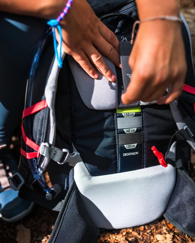 Details eines Kinder Wanderrucksacks