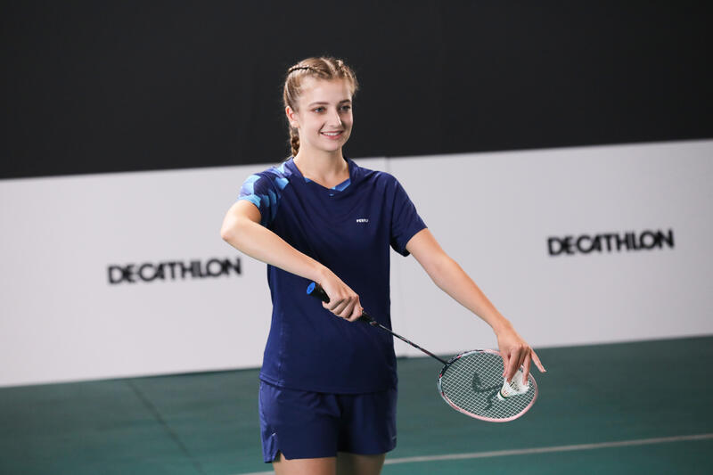 ALEGE FLUTURAȘUL POTRIVIT PENTRU BADMINTON: DIN PENE SAU PLASTIC?