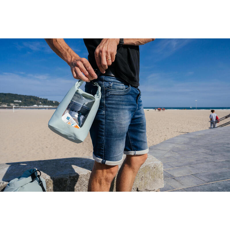 Wasserfeste Tasche 2,5 L mit Schutzart IPX4 und Sichtfenster.