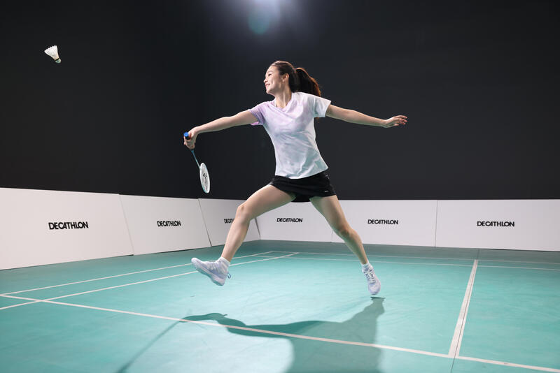 CUM SĂ VĂ ALEGEȚI ÎMBRĂCĂMINTEA PENTRU SPORTURI CU RACHETA PENTRU FEMEI ?