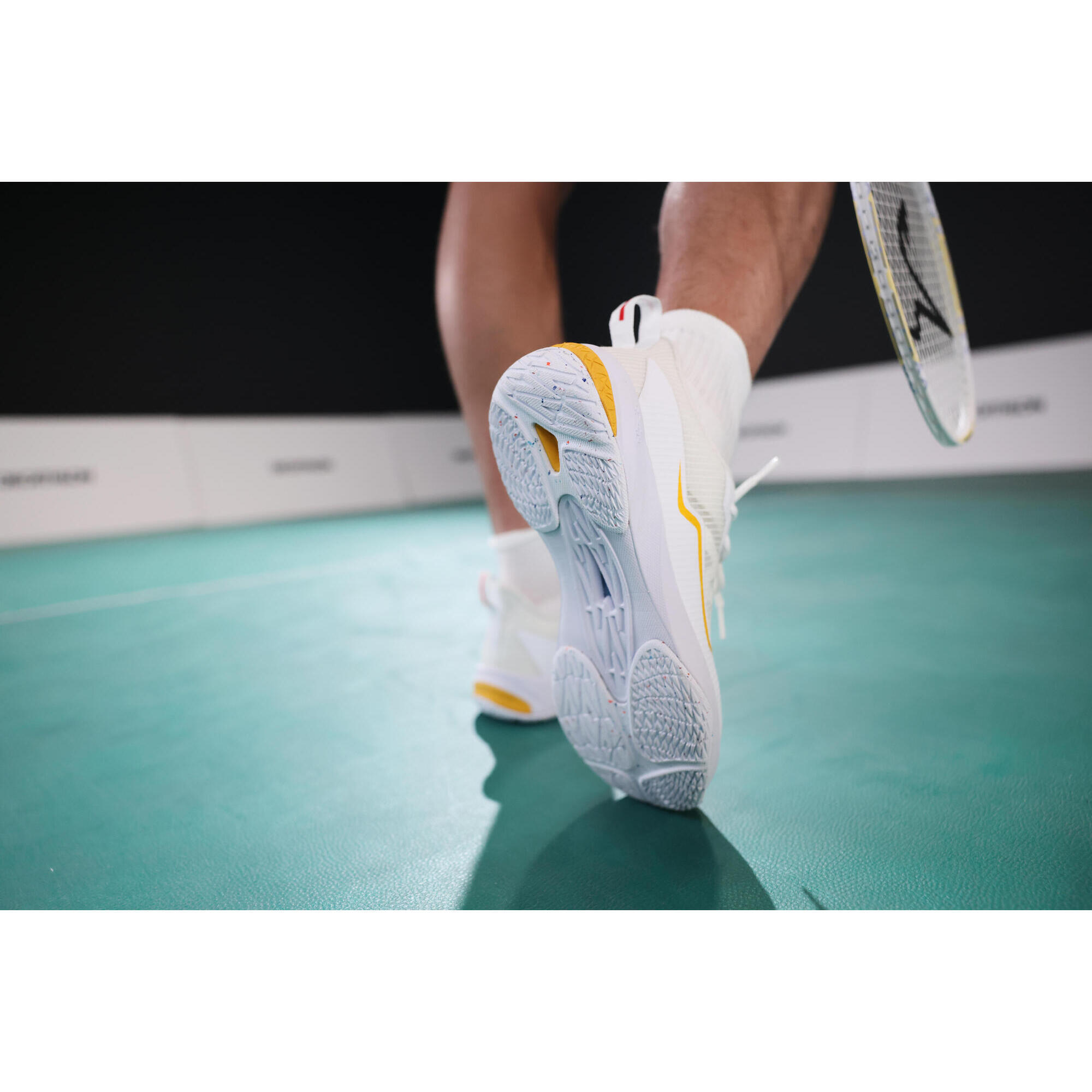 BS 560 Lite Men's Badminton Shoes - White