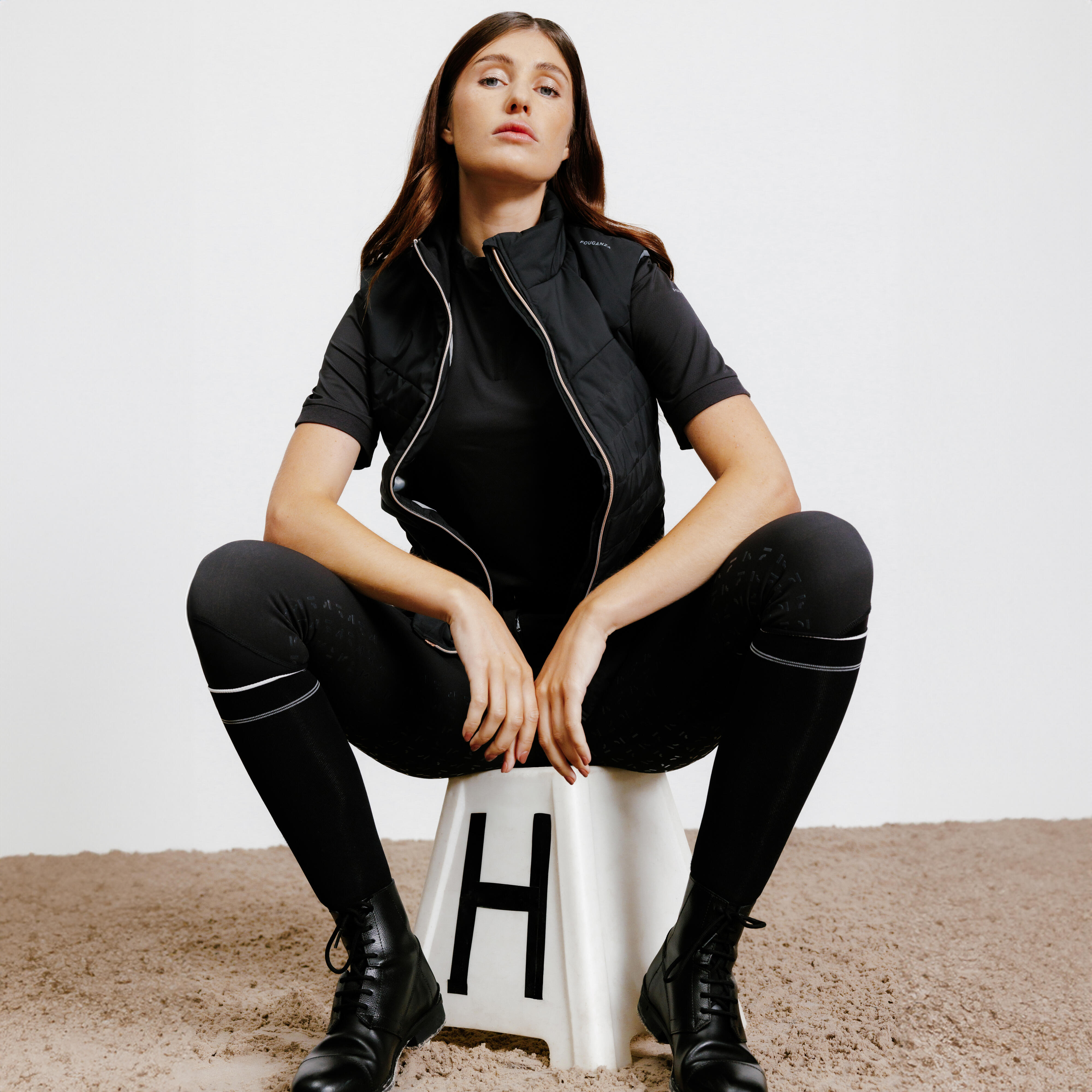 Women's Sleeveless Horse Riding Down Jacket 500 - Black/Pink Golden Zip