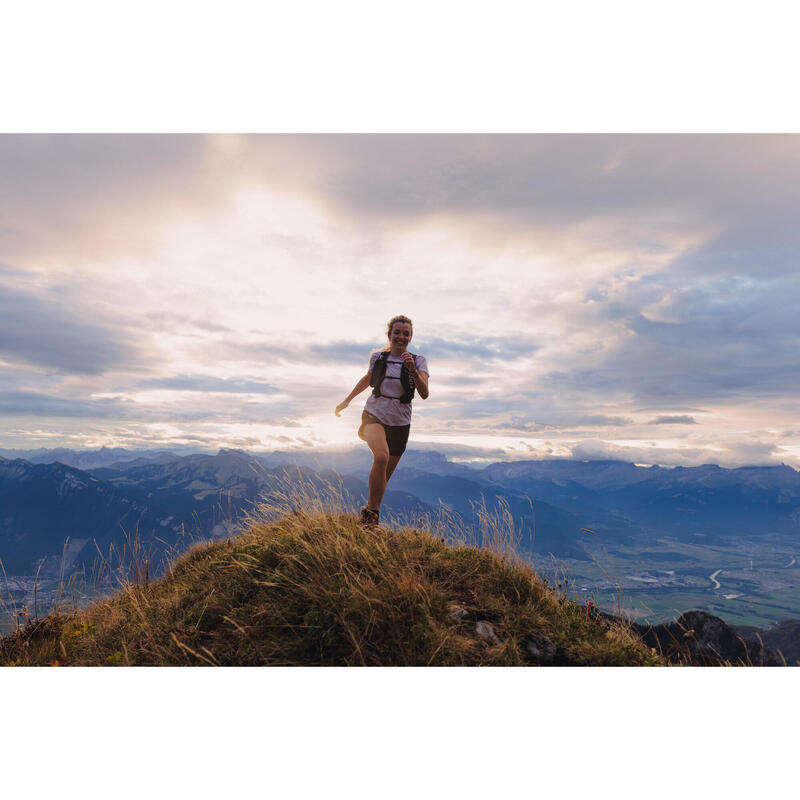 CAMISETA TRAIL RUNNING MUJER LILA ESTAMPADO MANGA CORTA