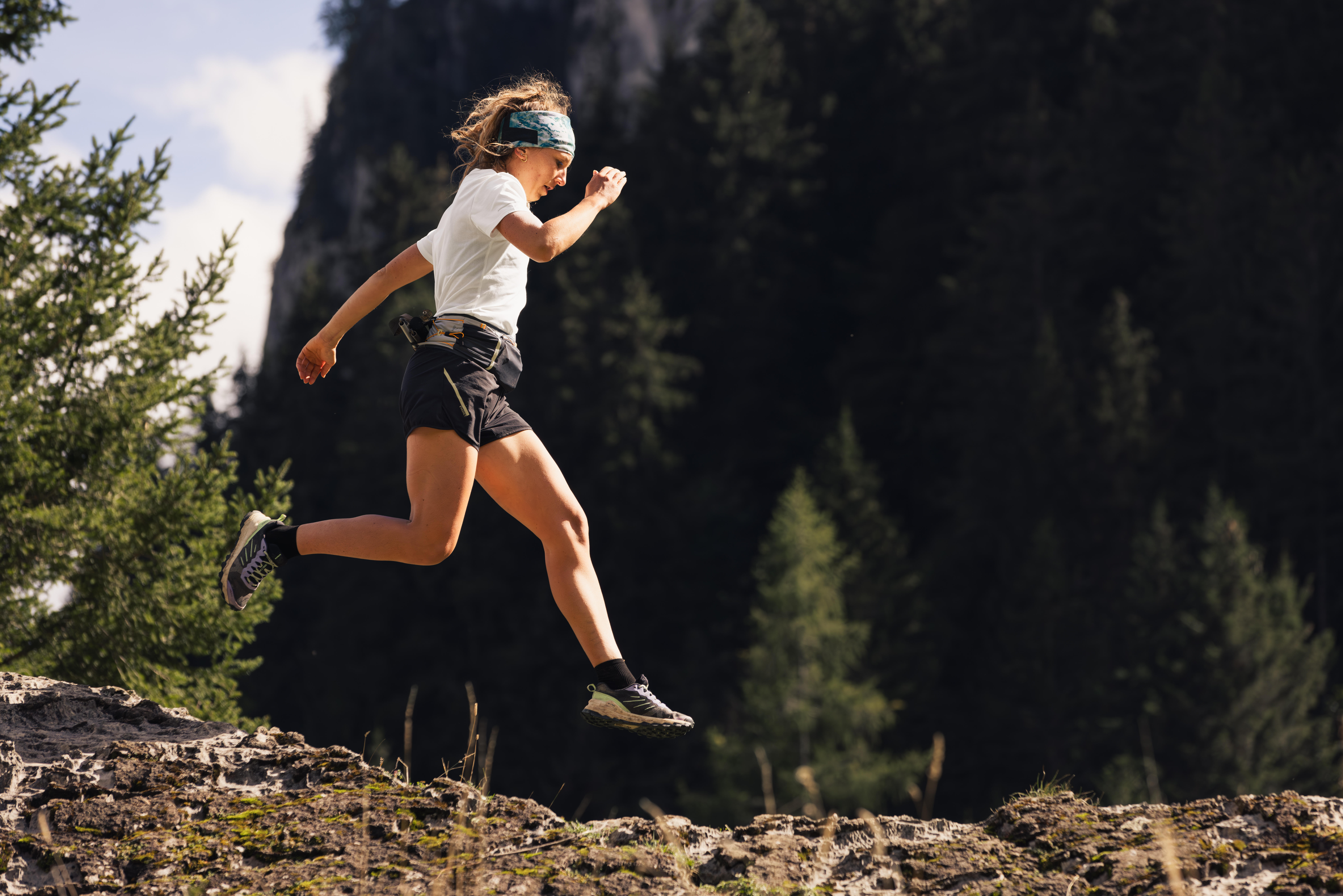 Short de course ample femme - noir - KIPRUN