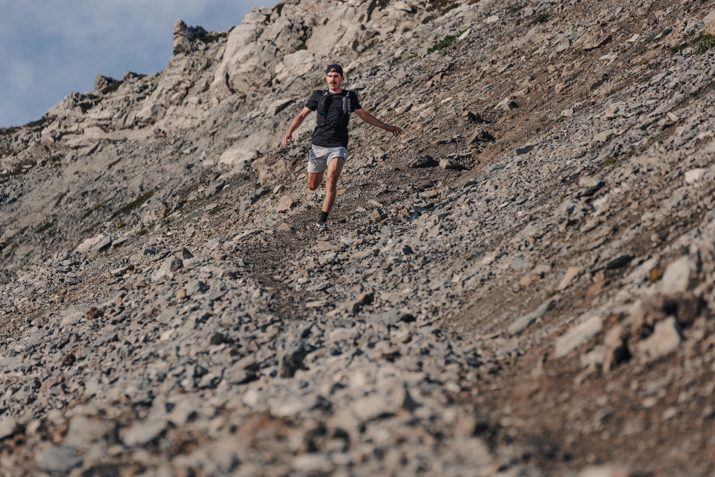 Calções de Trail Running Homem KIPRUN Run 900 Ultra Cinzento-pérola 5/10