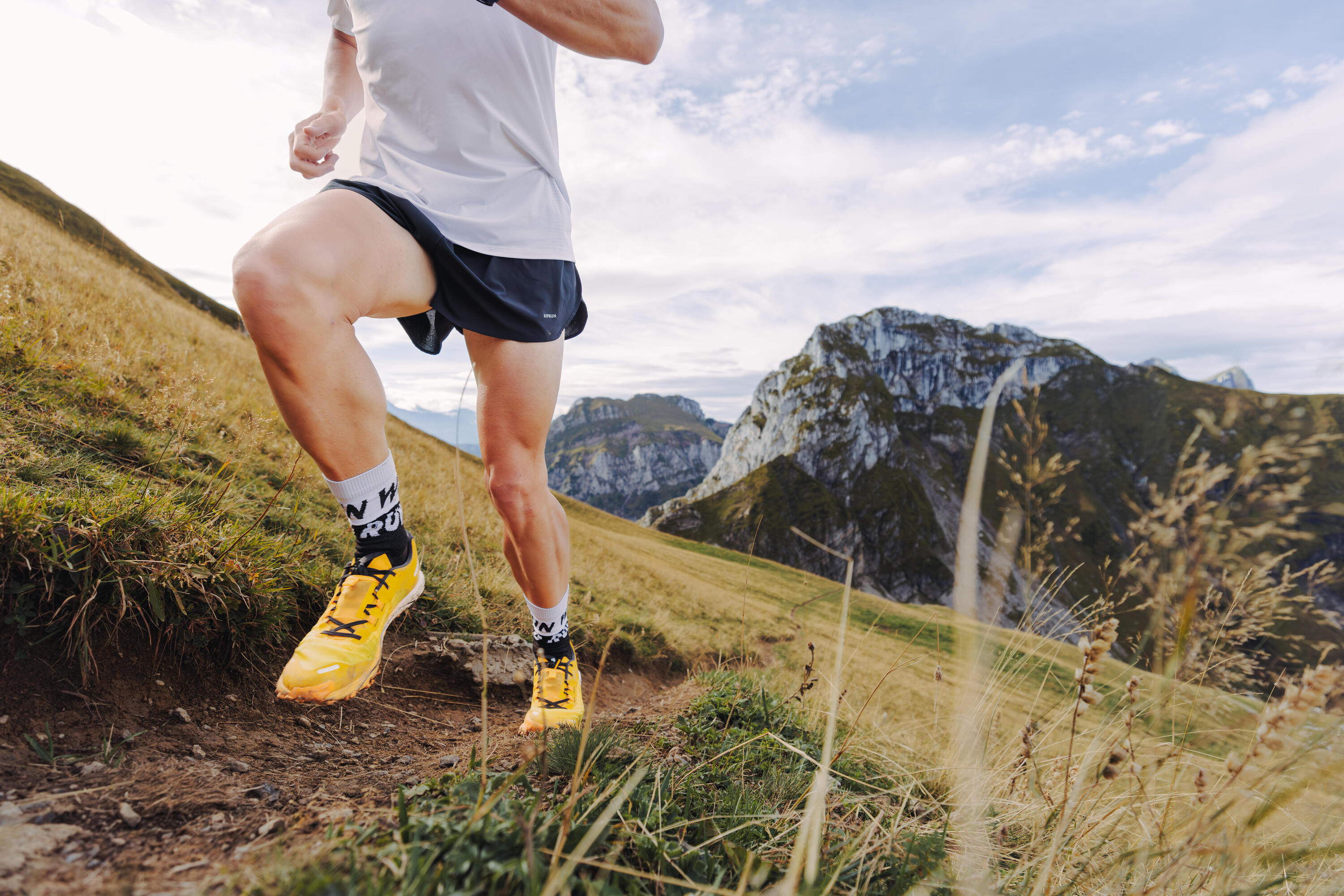 Short de course homme, Run 500 Confort Split 12/13