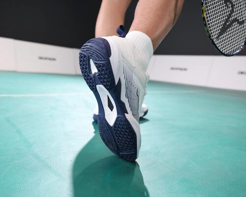 comment_choisir_une_paire_de_chaussues_badminton